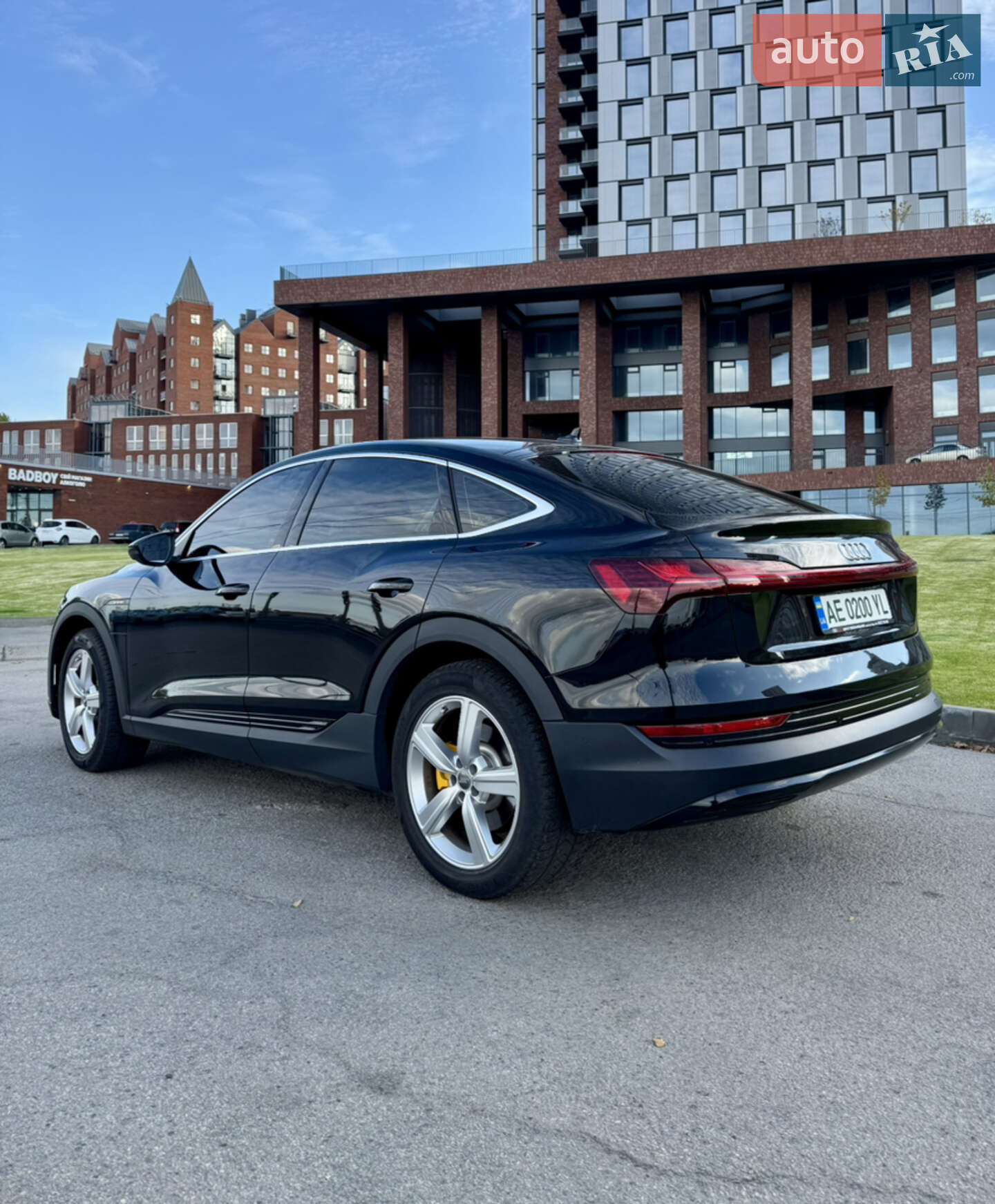 Audi e-tron Sportback 2020 VIN WAUZZZGEXMB018435 фото оголошення 3 з 25