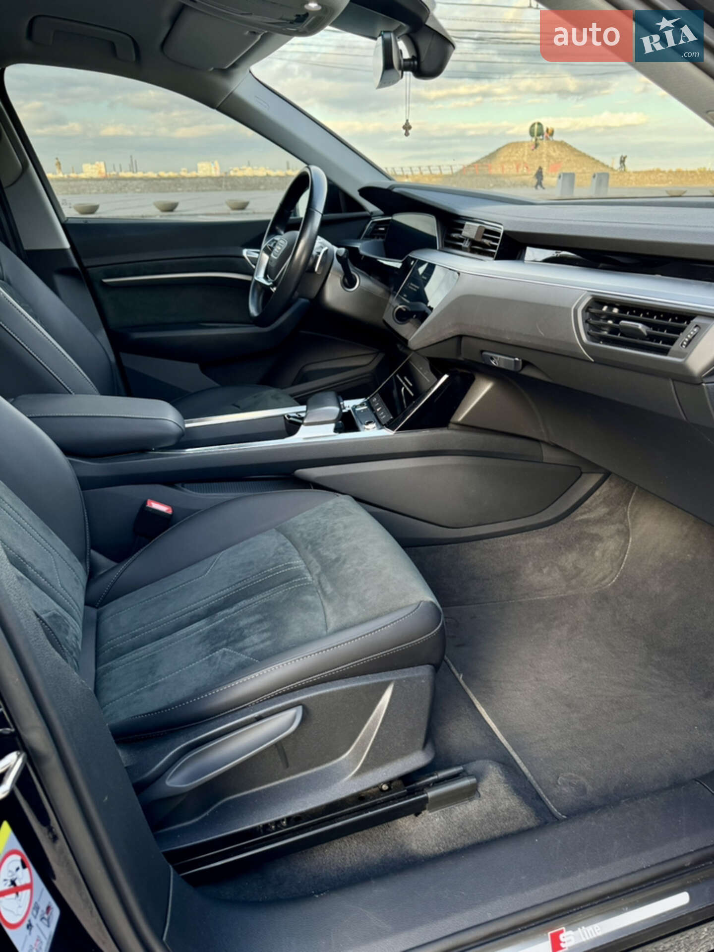 Audi e-tron Sportback 2020 VIN WAUZZZGEXMB018435 фото оголошення 8 з 25