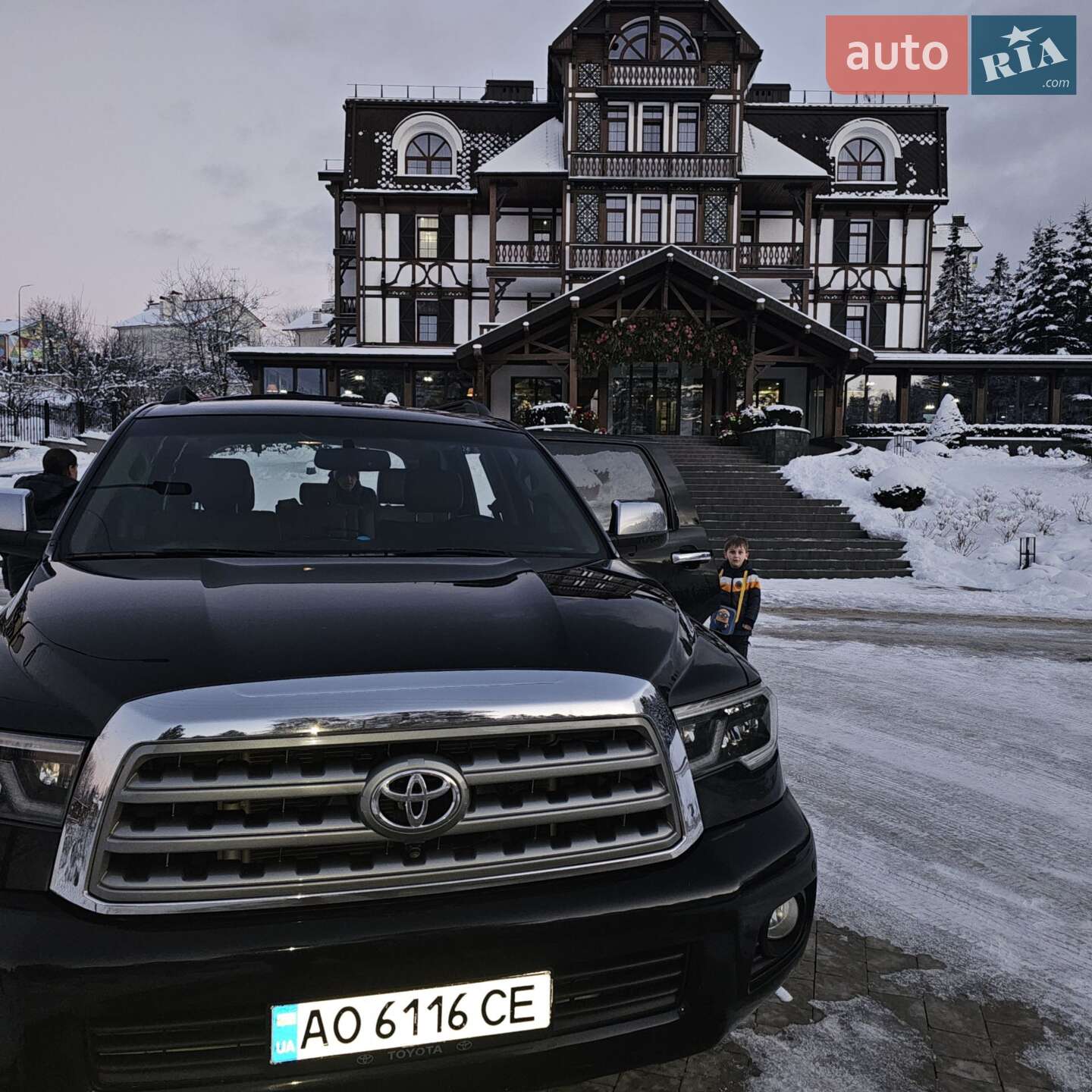Toyota Sequoia 2016 VIN 5TDJY5G11GS144804 фото оголошення 12 з 92