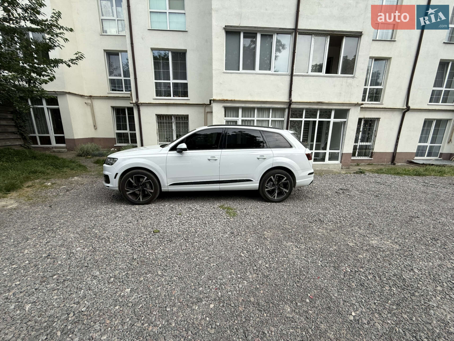 Audi Q7 2016 VIN WA1LAAF71HD020907 фото оголошення 24 з 25