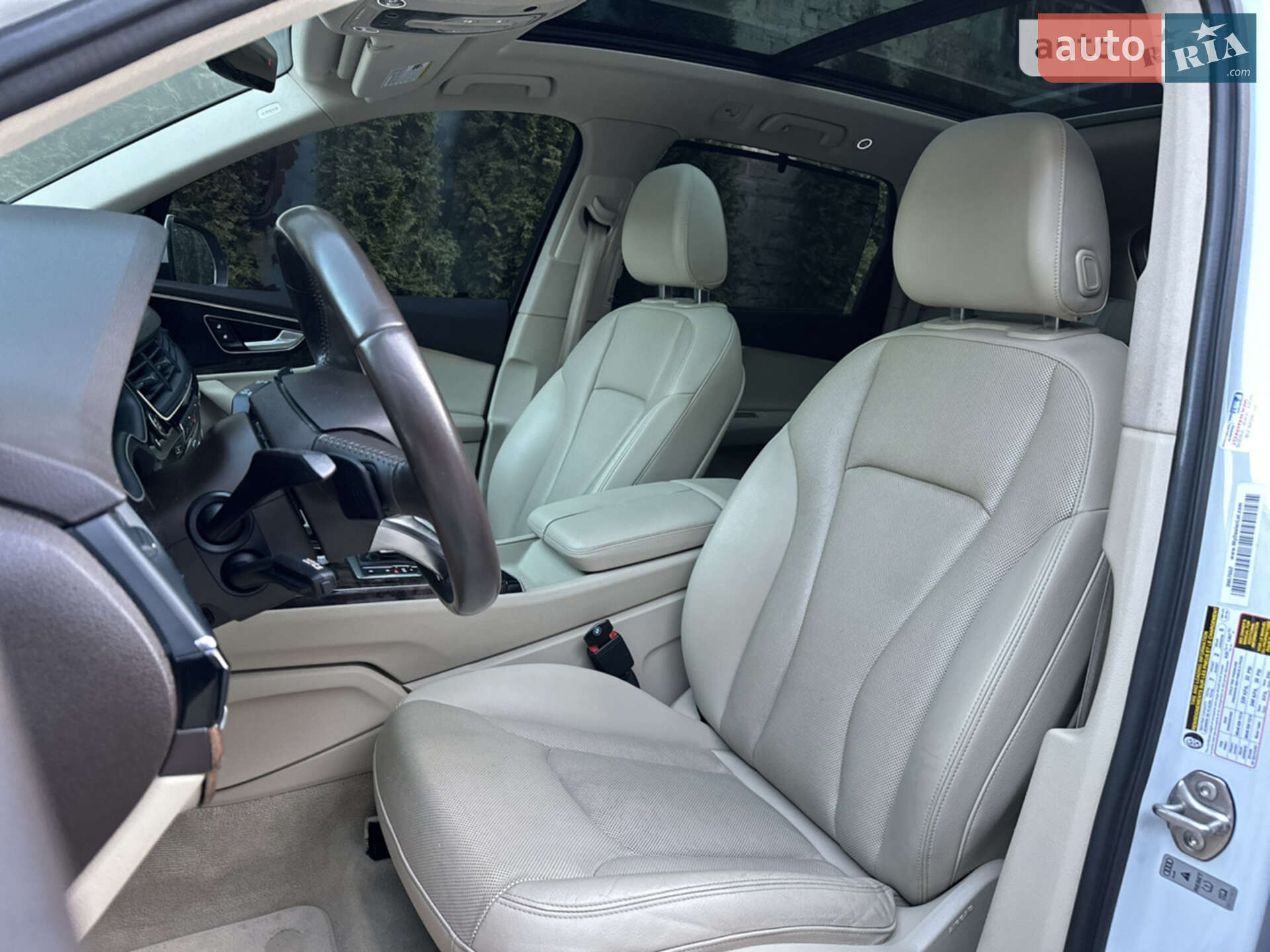 Audi Q7 2016 VIN WA1LAAF71HD020907 фото оголошення 5 з 25
