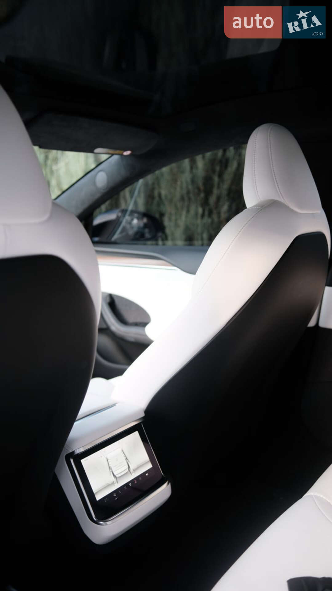 Tesla Model S 2022 VIN 5YJSA1E58NF487215 фото оголошення 4 з 8