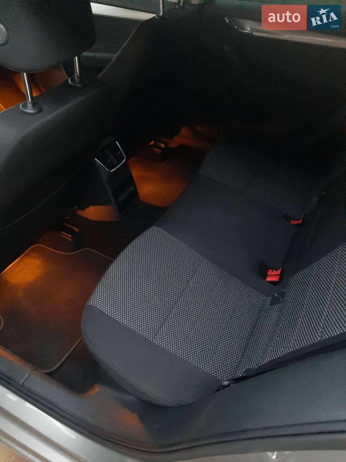 Skoda Octavia 2015 VIN TMBJG7NE4F0218061 фото оголошення 2 з 12