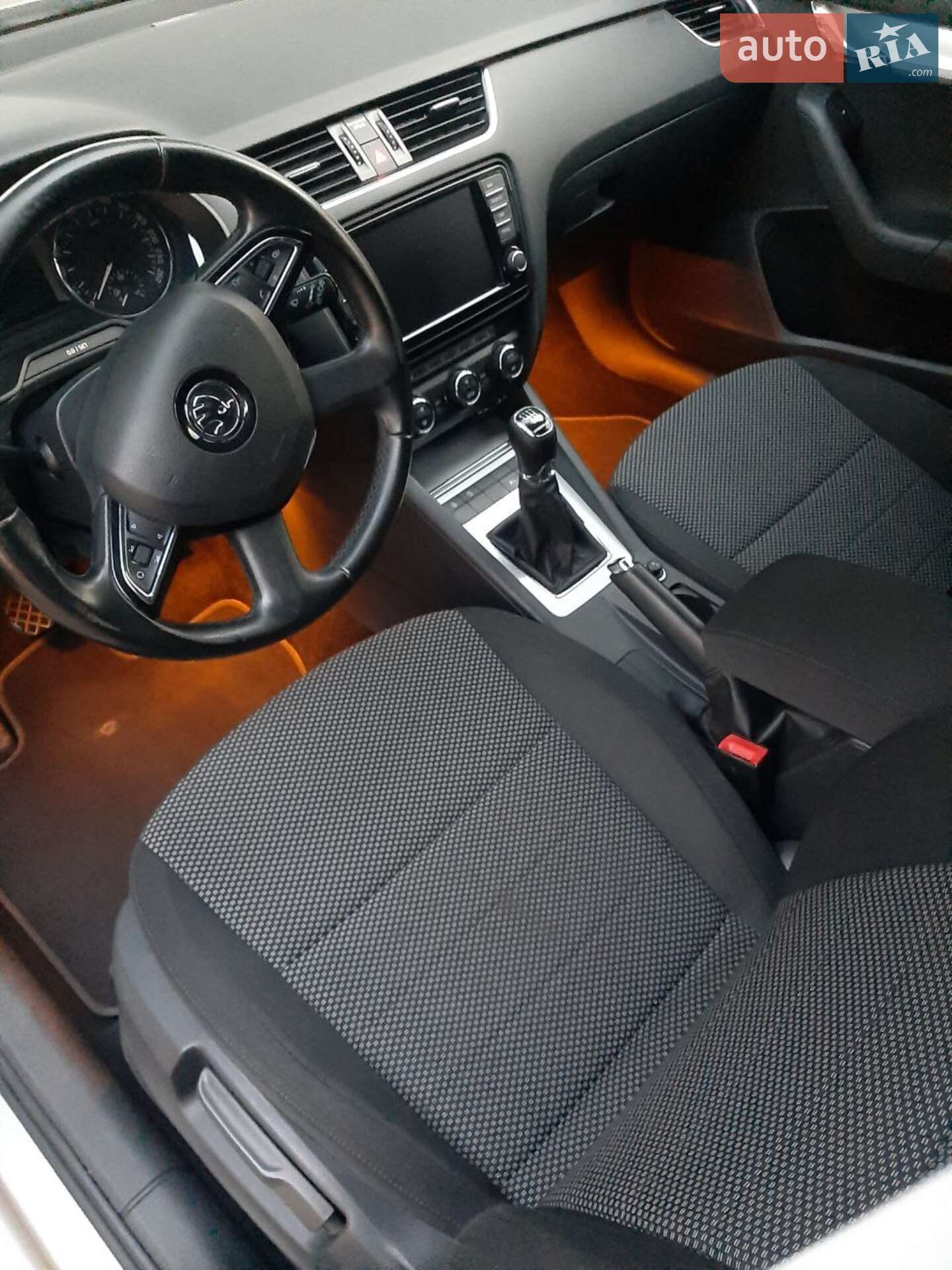 Skoda Octavia 2015 VIN TMBJG7NE4F0218061 фото оголошення 3 з 12