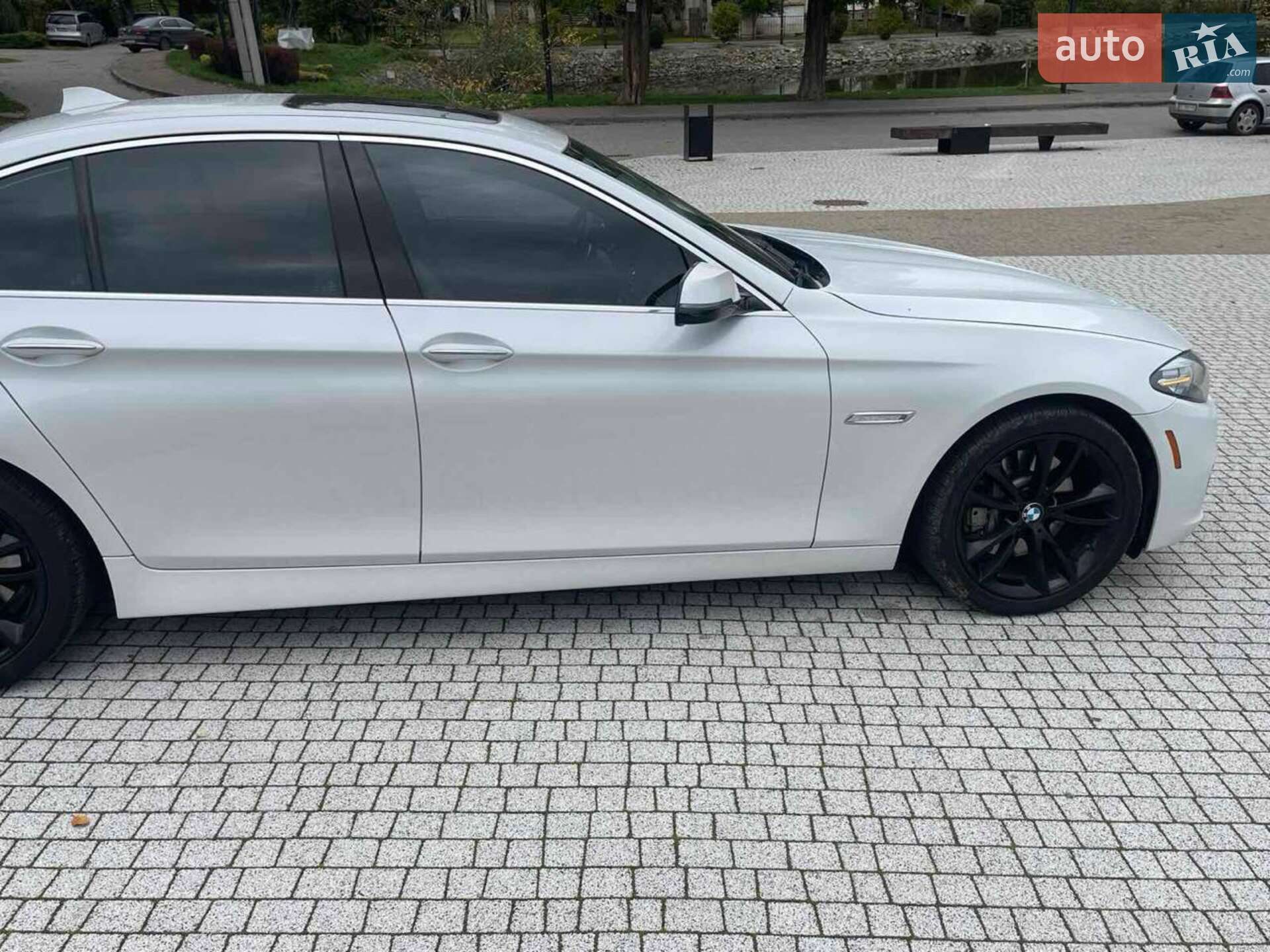 BMW 5 Series 2016 VIN WBA5B1C58GG134783 фото оголошення 3 з 17