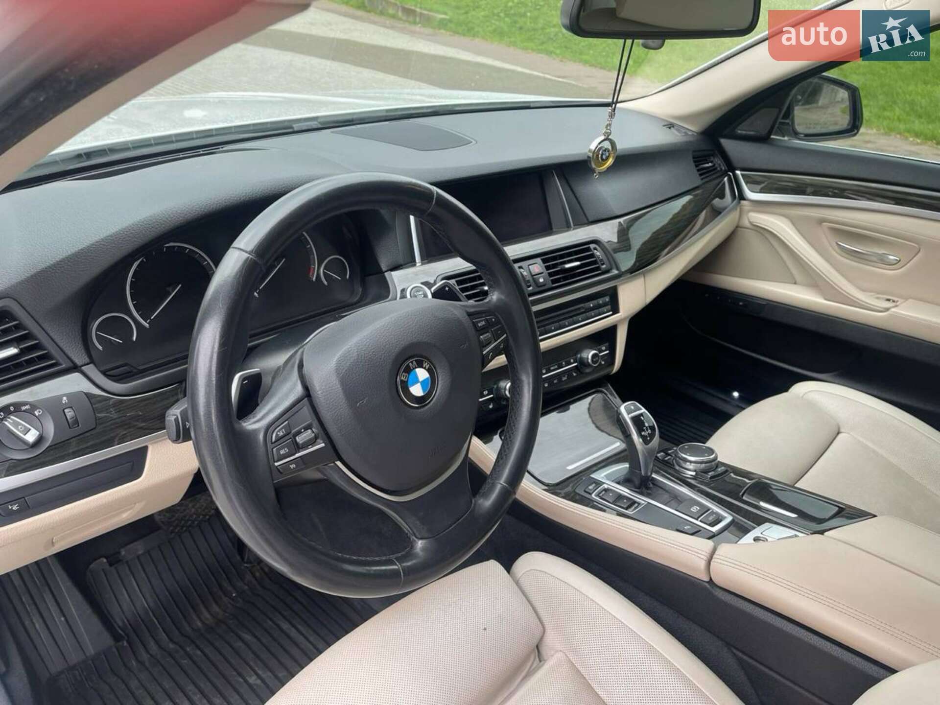 BMW 5 Series 2016 VIN WBA5B1C58GG134783 фото оголошення 10 з 17