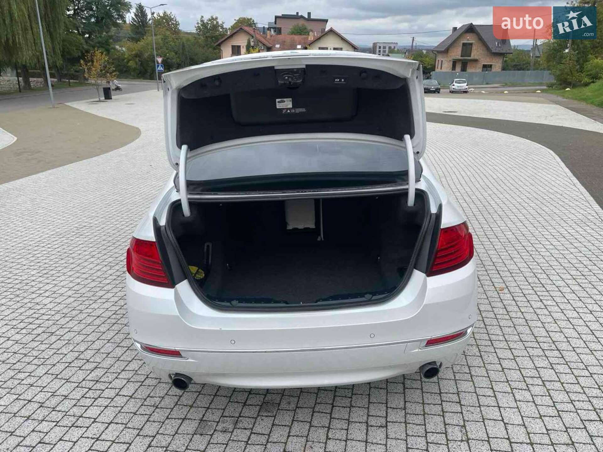 BMW 5 Series 2016 VIN WBA5B1C58GG134783 фото оголошення 14 з 17