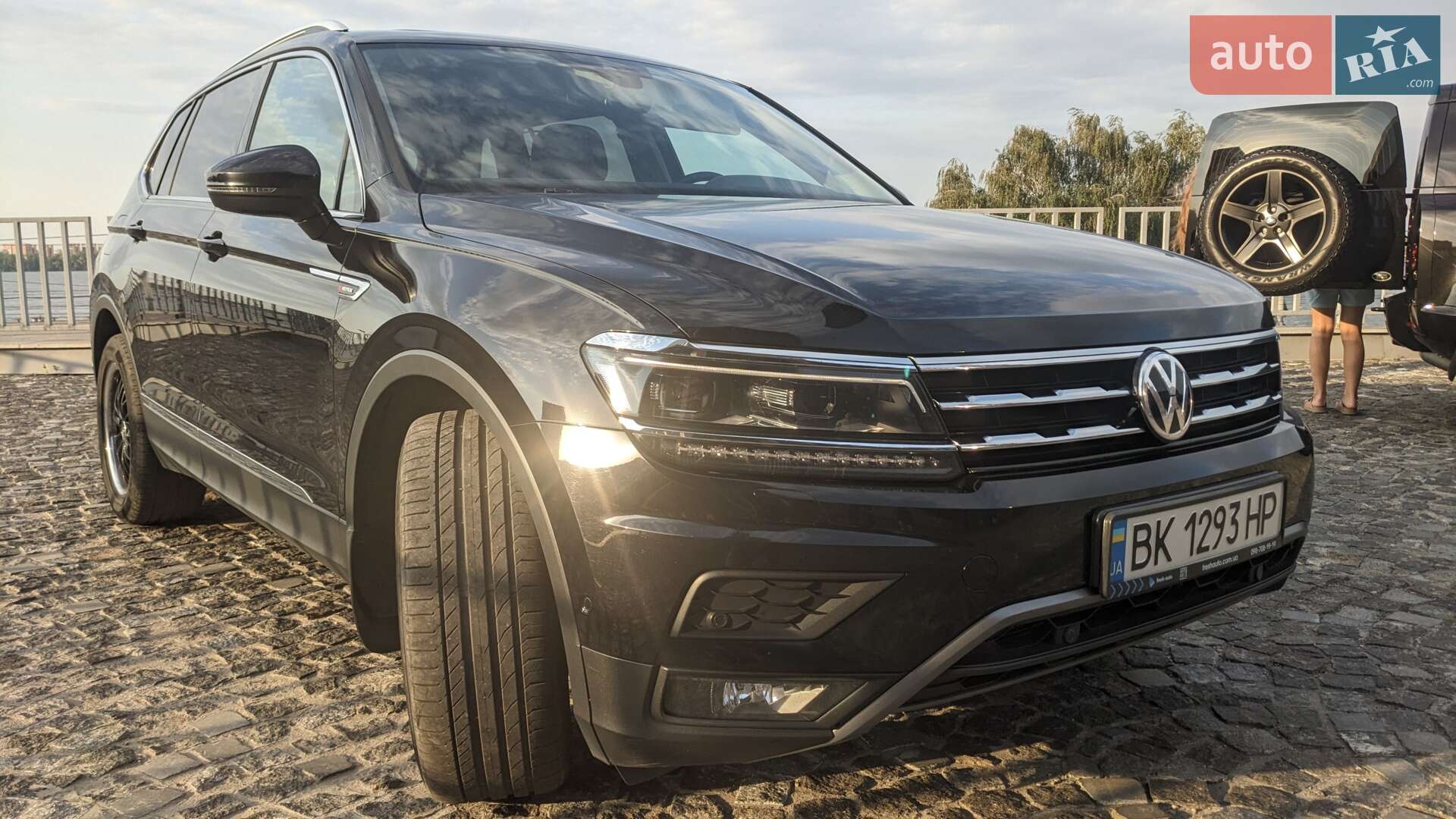 Volkswagen Tiguan 2018 VIN WVGZZZ5NZJM138560 фото оголошення 3 з 34