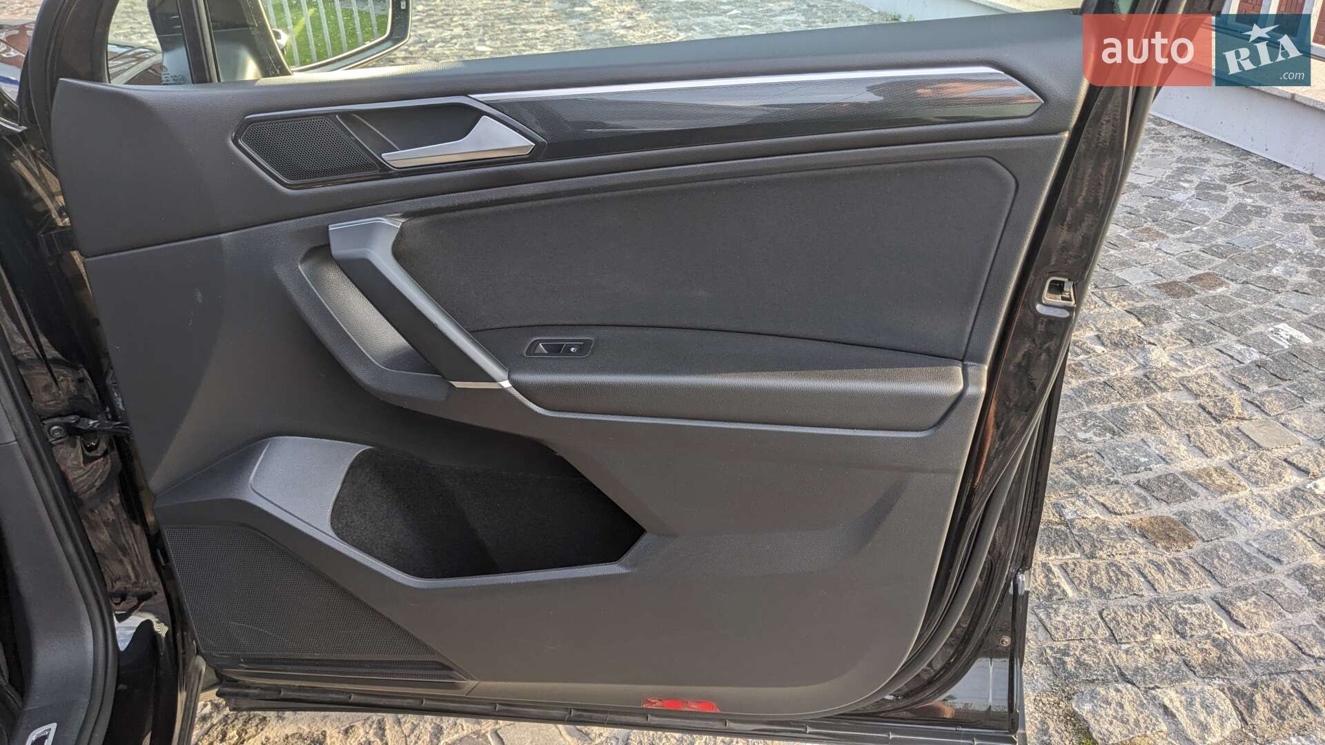 Volkswagen Tiguan 2018 VIN WVGZZZ5NZJM138560 фото оголошення 5 з 34