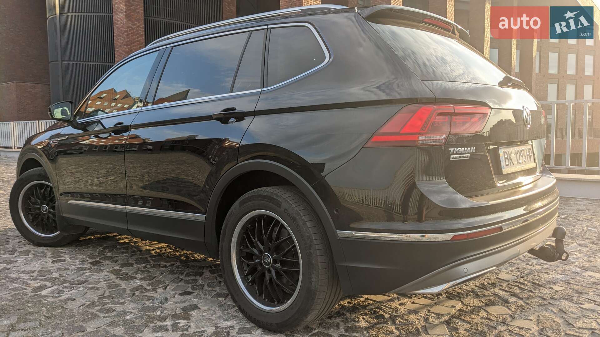Volkswagen Tiguan 2018 VIN WVGZZZ5NZJM138560 фото оголошення 16 з 34
