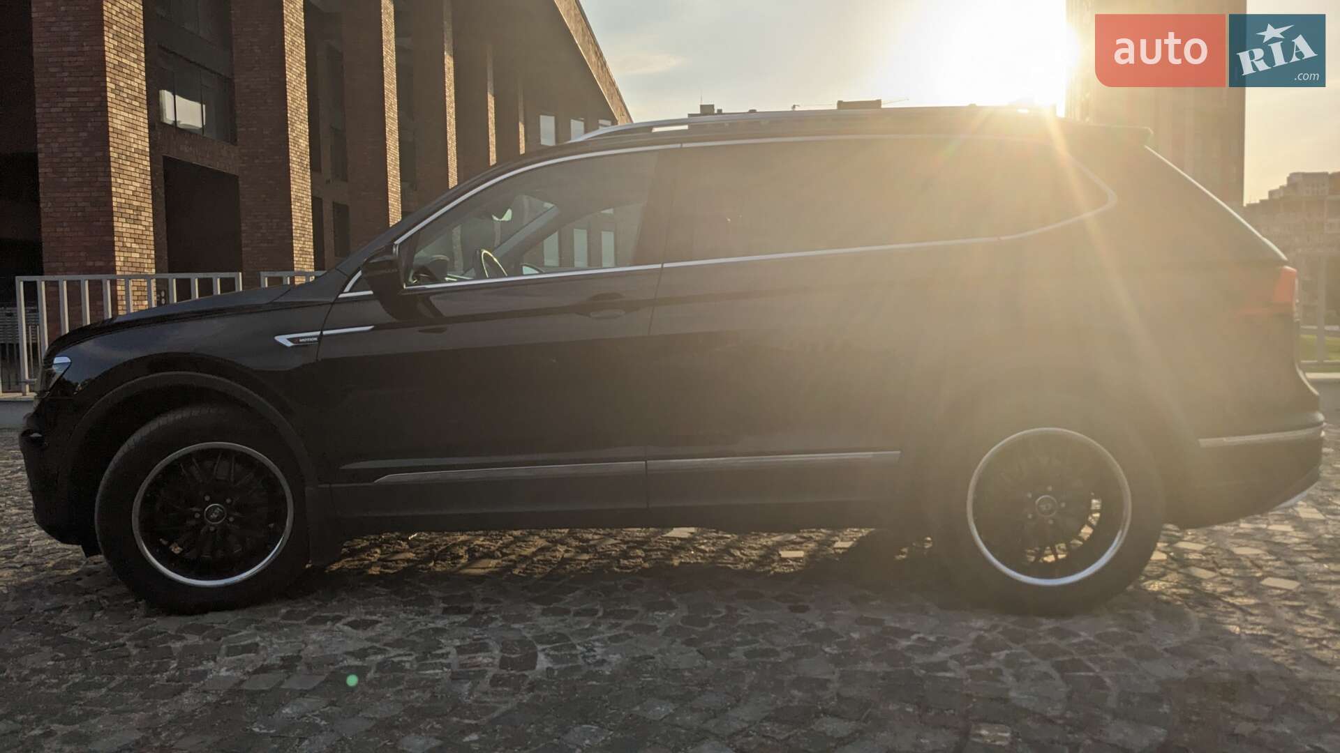 Volkswagen Tiguan 2018 VIN WVGZZZ5NZJM138560 фото оголошення 17 з 34