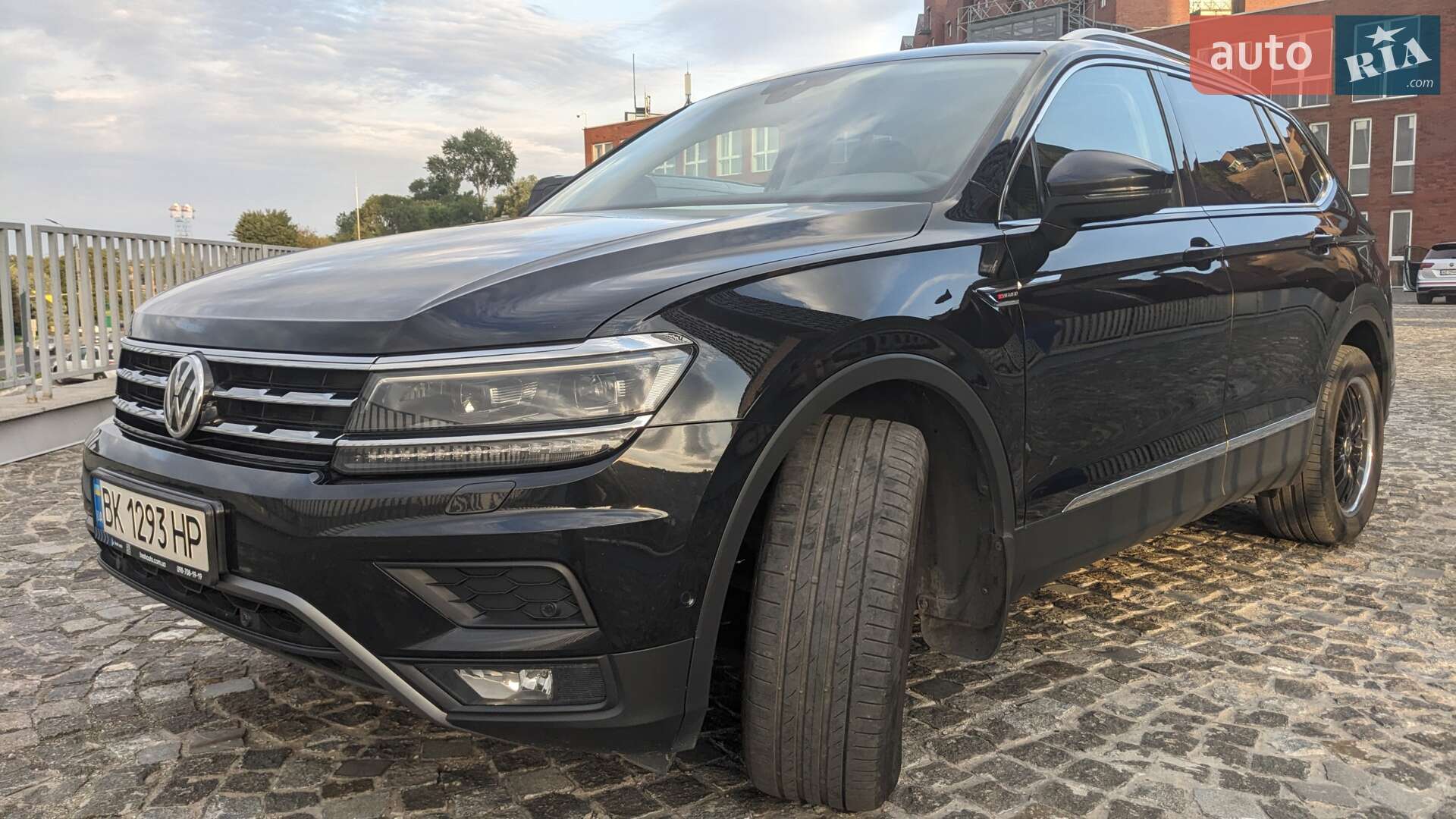 Volkswagen Tiguan 2018 VIN WVGZZZ5NZJM138560 фото оголошення 29 з 34