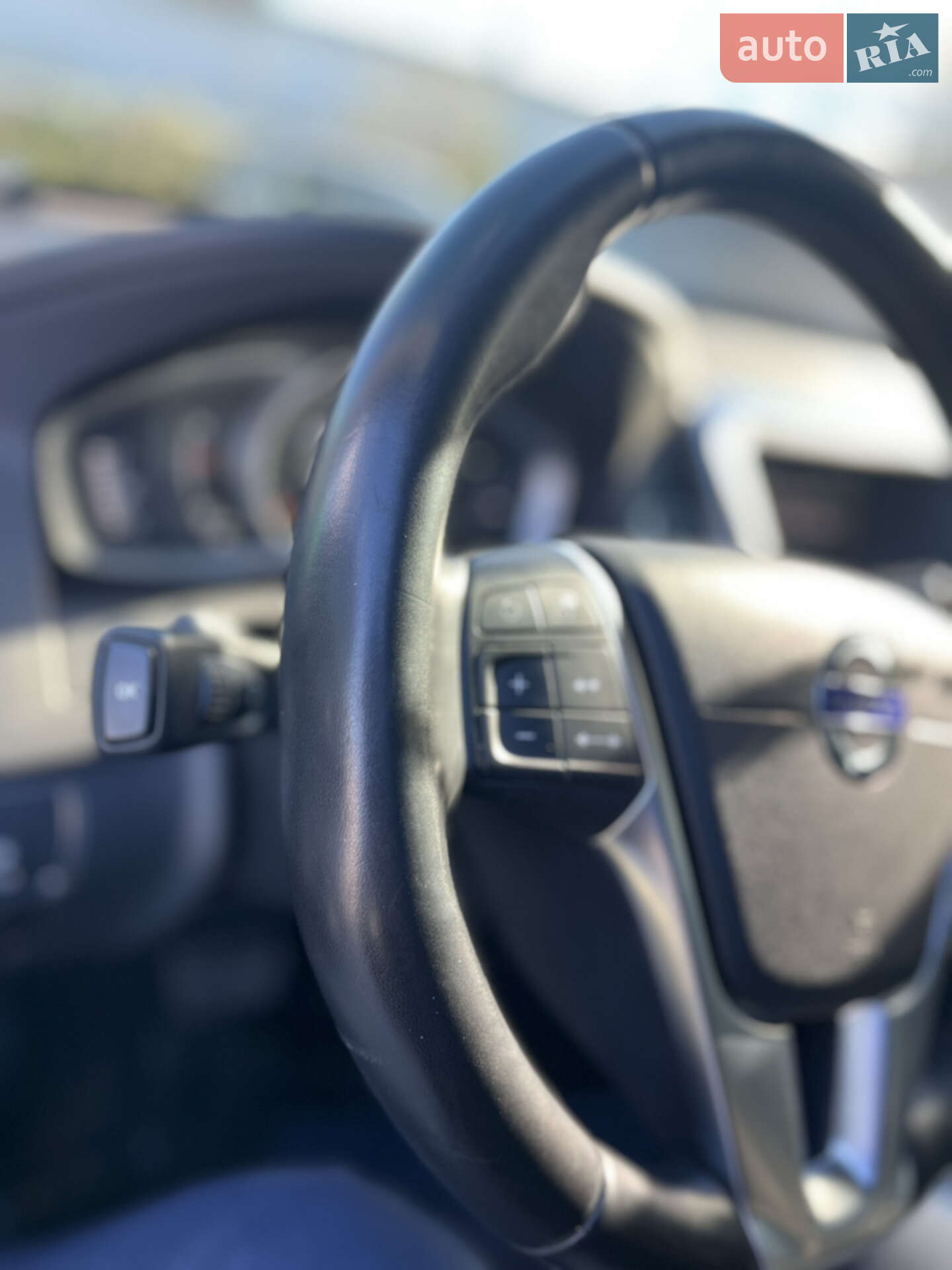 Volvo XC60 2017 VIN YV1DZA8BDH2202481 фото оголошення 16 з 18