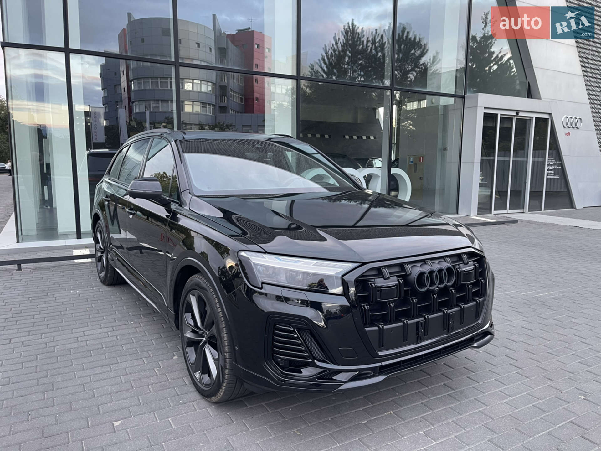 Audi Q7 2024 VIN WA1VVBF72SD018576 фото оголошення 2 з 70
