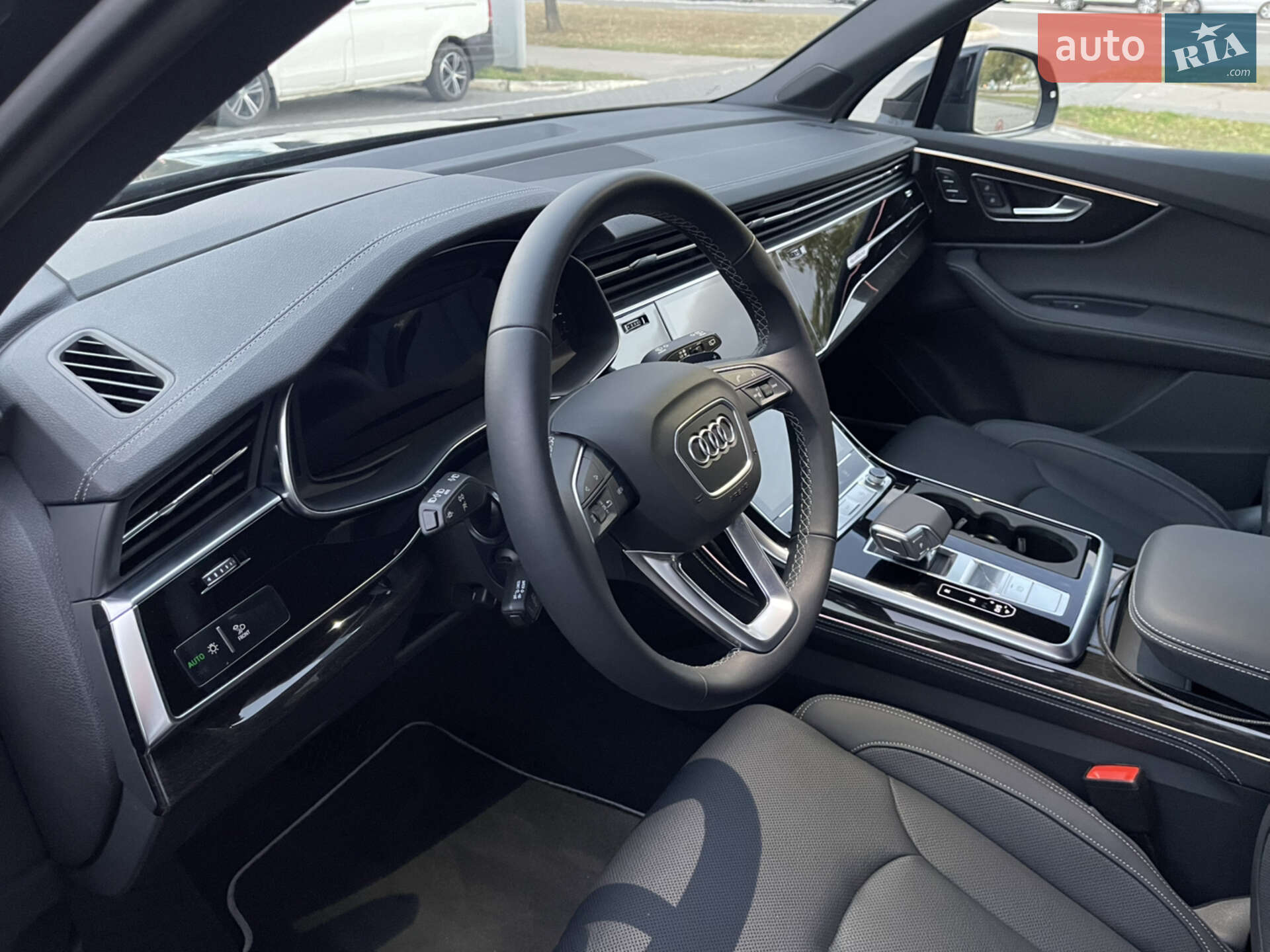 Audi Q7 2024 VIN WA1VVBF72SD018576 фото оголошення 38 з 70