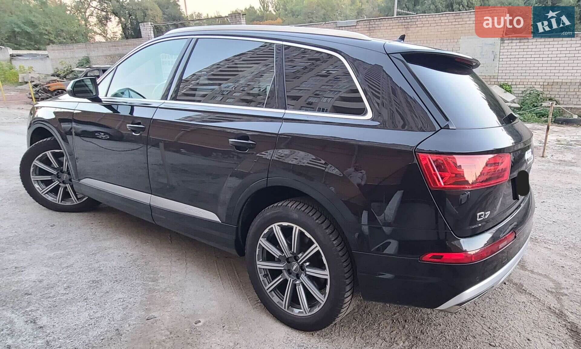 Audi Q7 2017 VIN WA1AHAF74JD004208 фото оголошення 5 з 8