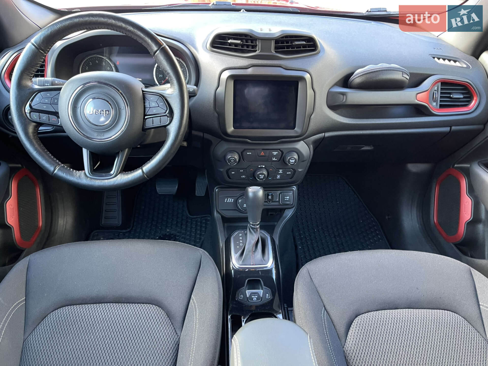 Jeep Renegade 2022 VIN ZACNJDB18NPN99440 фото оголошення 14 з 17