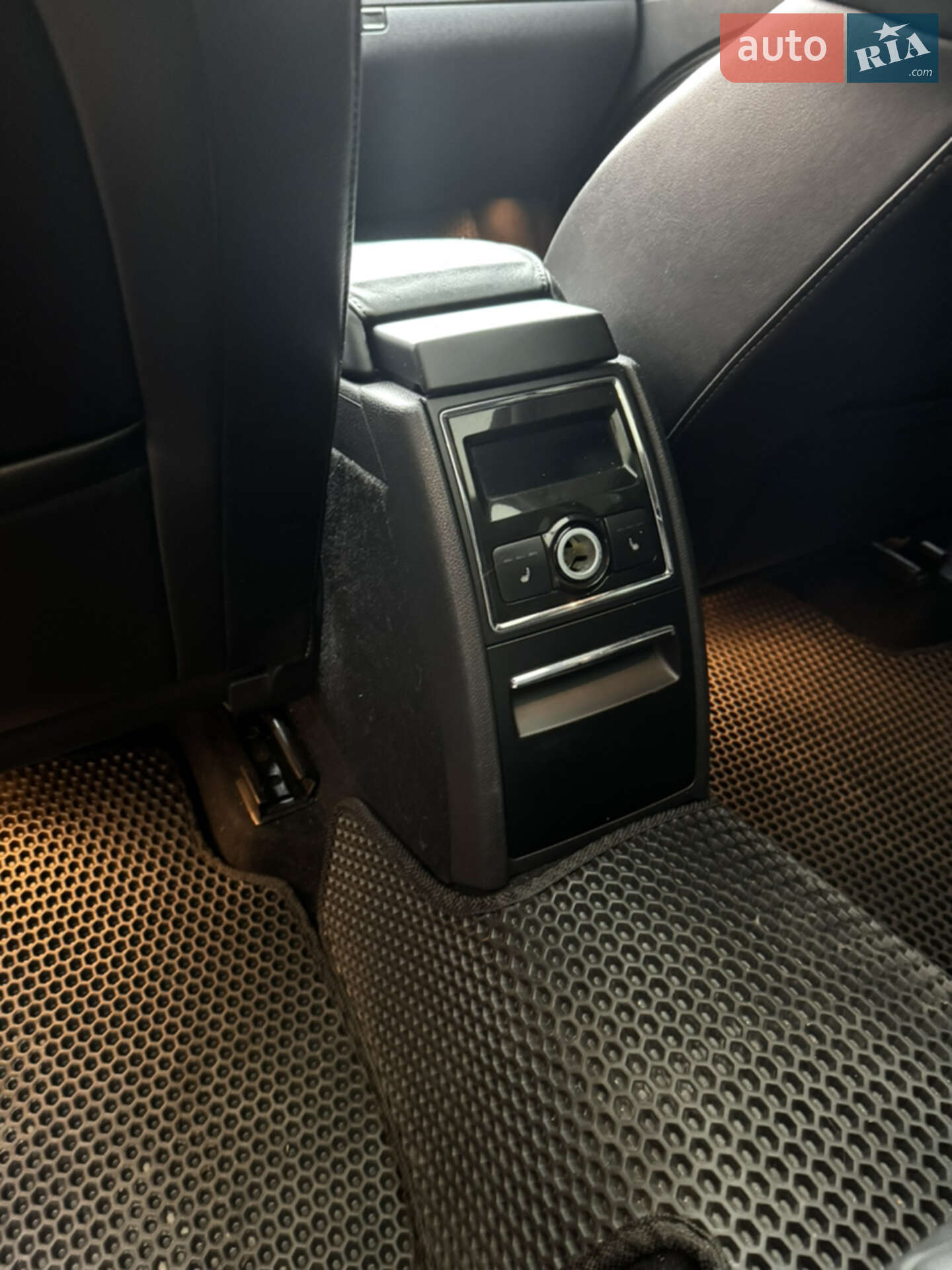 Skoda Superb 2014 VIN TMBLF73T9F9019712 фото оголошення 6 з 9