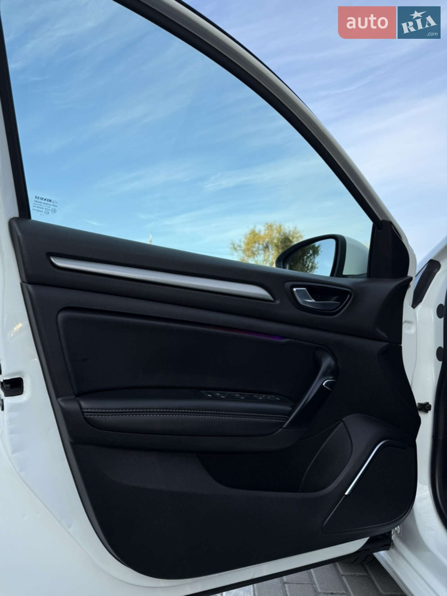 Renault Megane 2017 VIN VF1RFB00858677841 фото оголошення 15 з 21