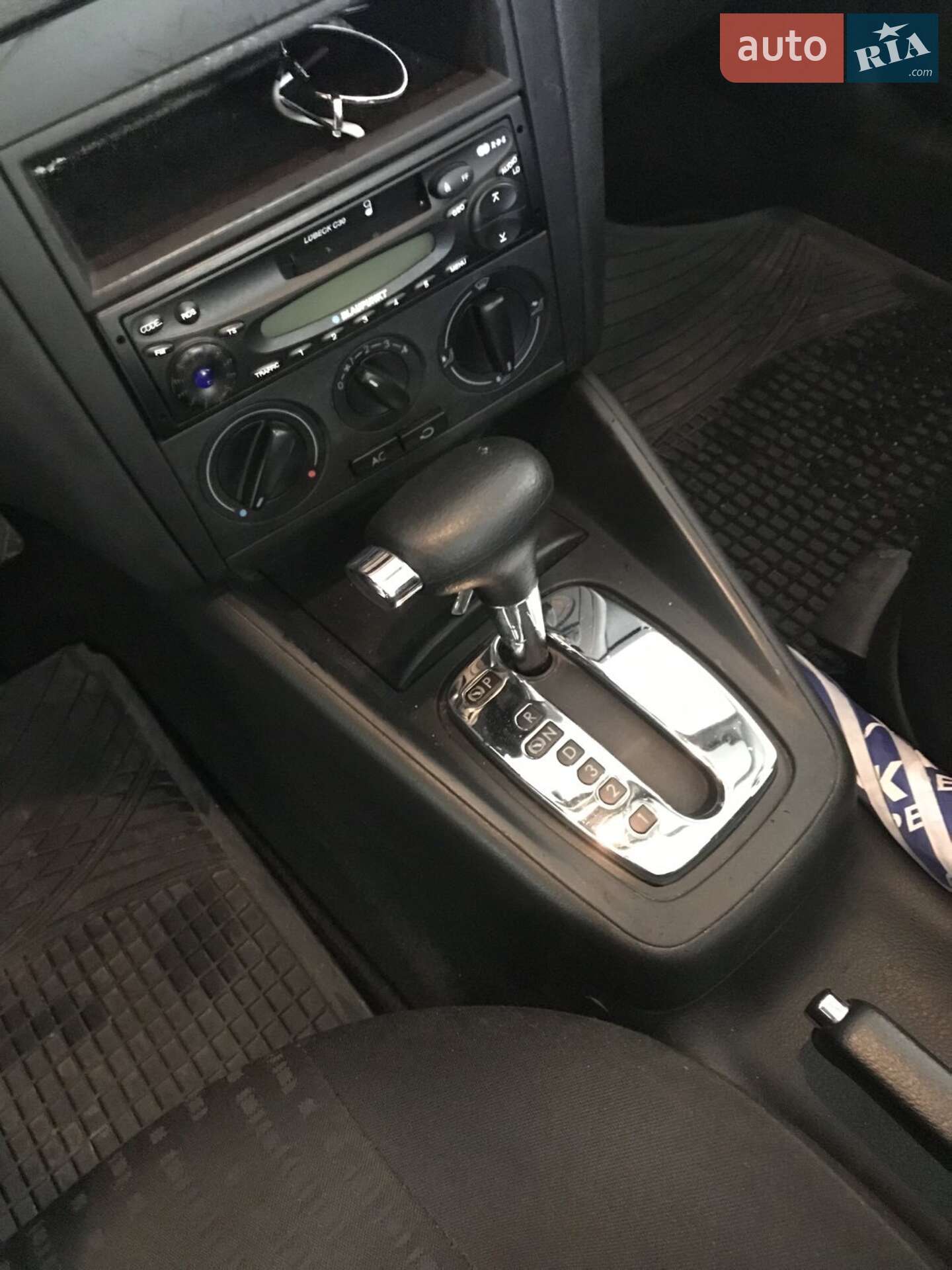 Volkswagen Golf 2002 VIN WVWZZZ1JZ2W588013 фото оголошення 2 з 3