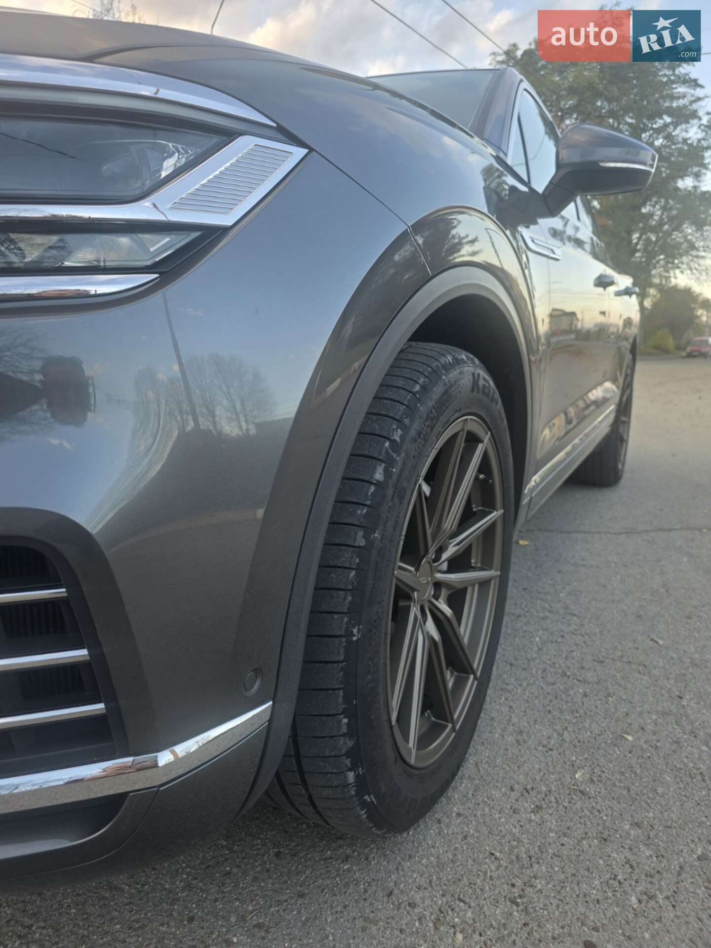Volkswagen Touareg 2019 VIN WVGZZZCRZKD040400 фото оголошення 20 з 35