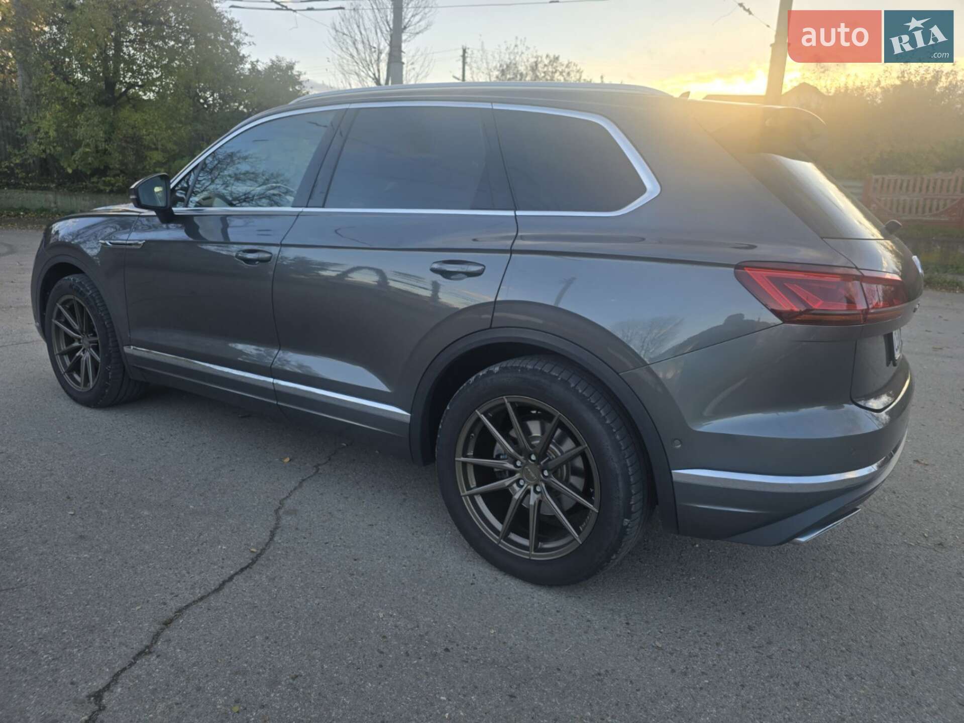 Volkswagen Touareg 2019 VIN WVGZZZCRZKD040400 фото оголошення 29 з 35