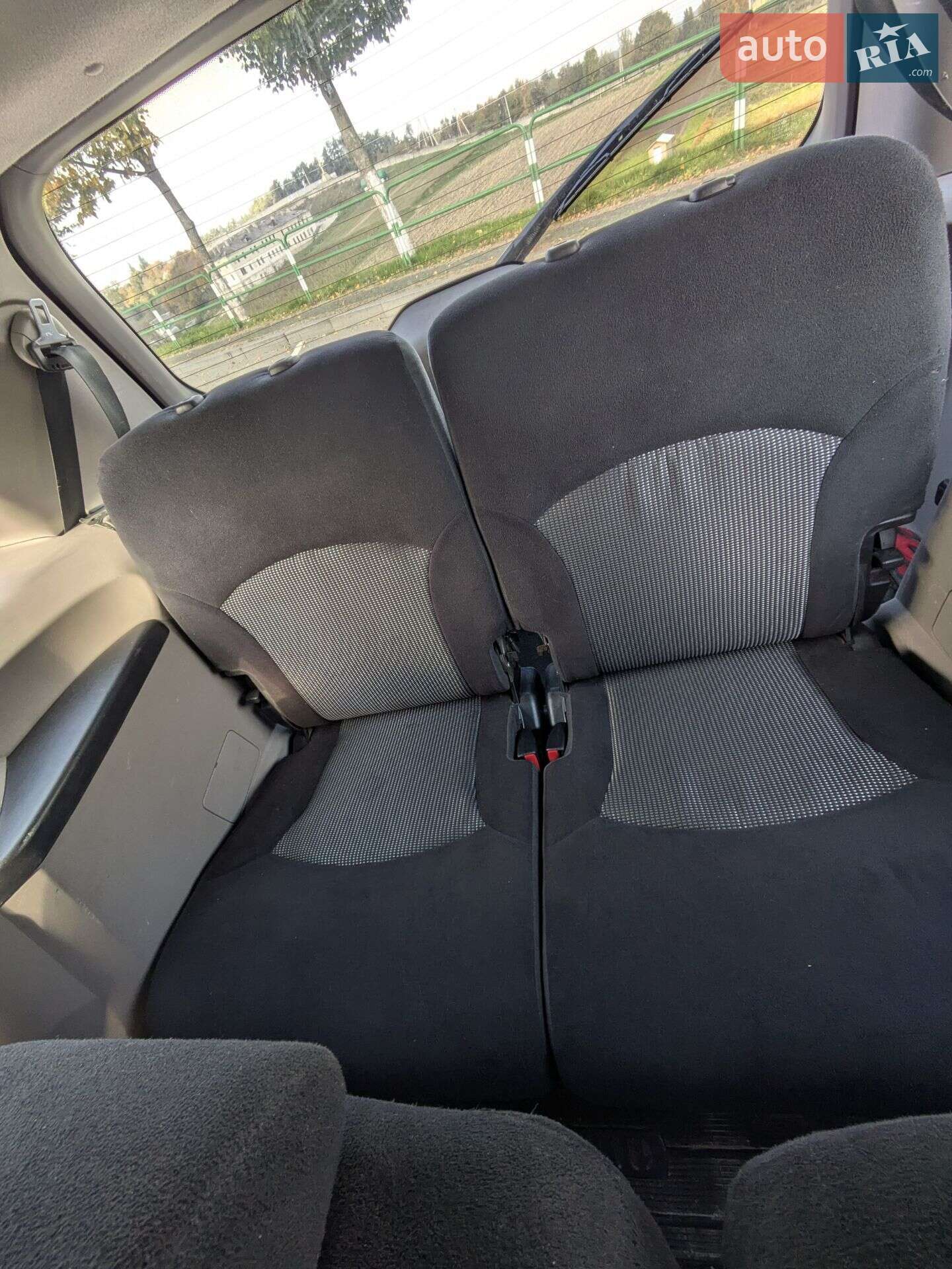 Mitsubishi Grandis 2007 VIN JMBLRNA4W8Z000585 фото оголошення 14 з 15