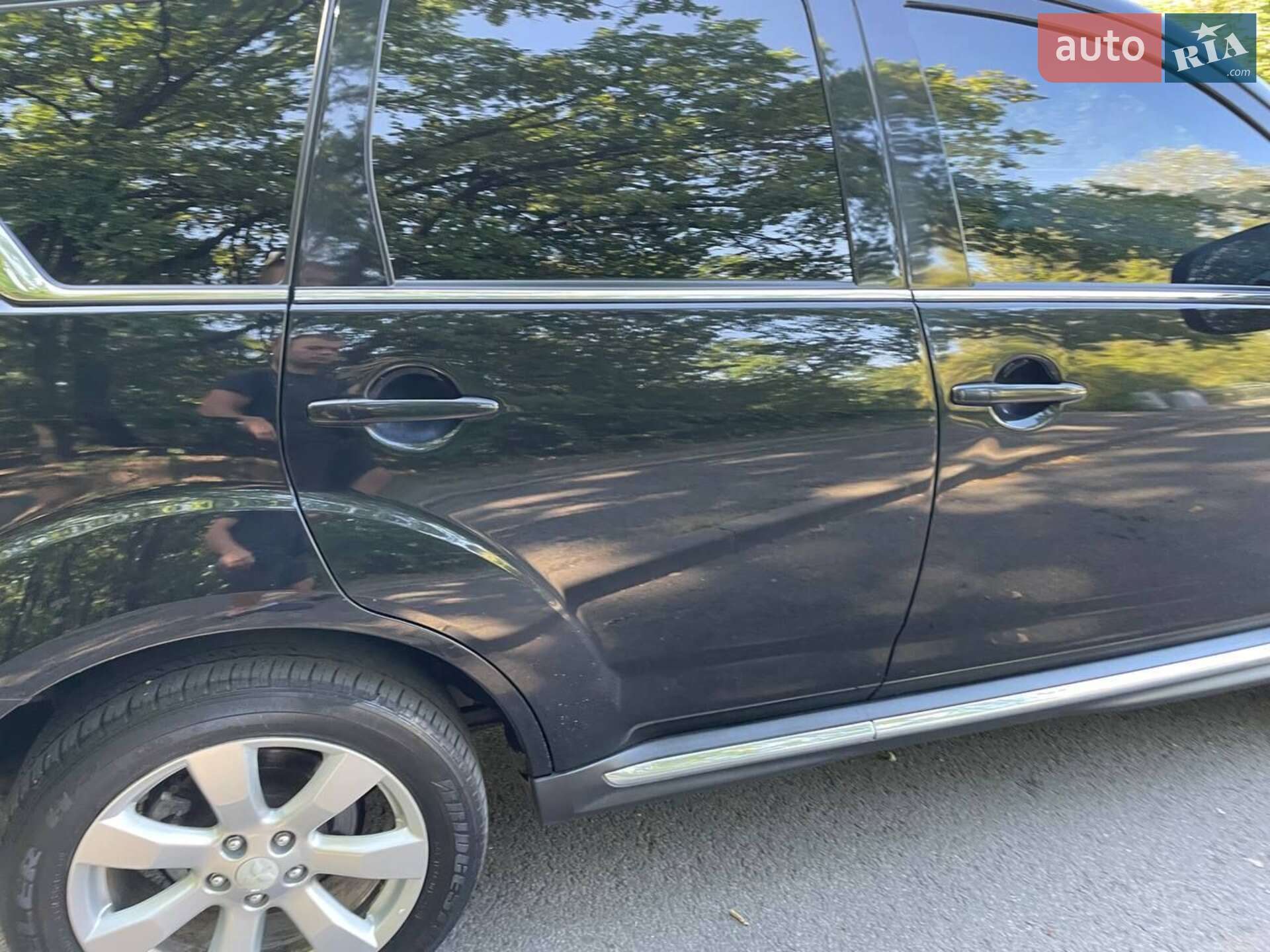 Mitsubishi Outlander XL 2012 VIN JA4JT5AX2DU012177 фото оголошення 10 з 21