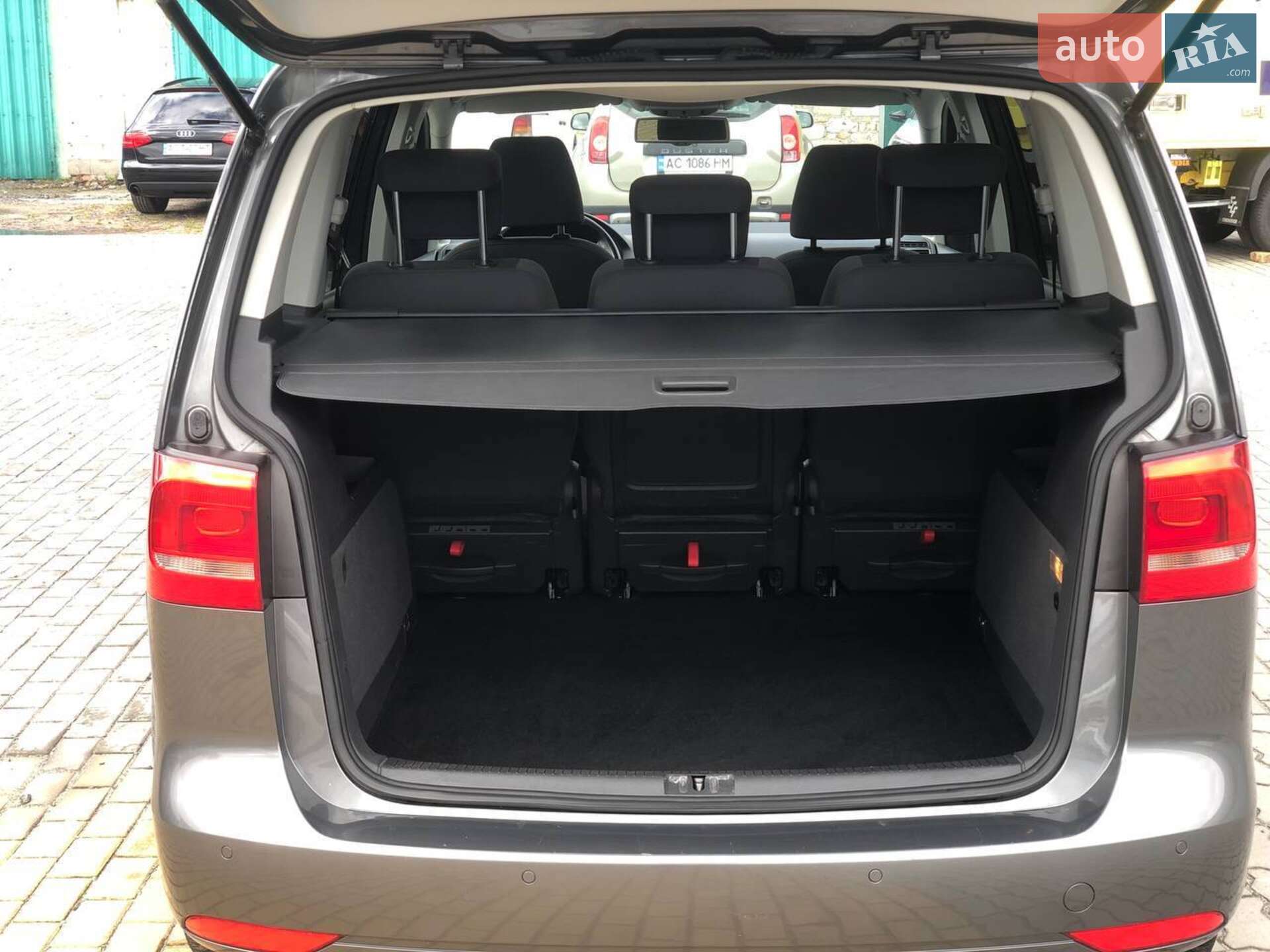 Volkswagen Touran 2011 VIN WVGZZZ1TZCW026001 фото оголошення 11 з 56