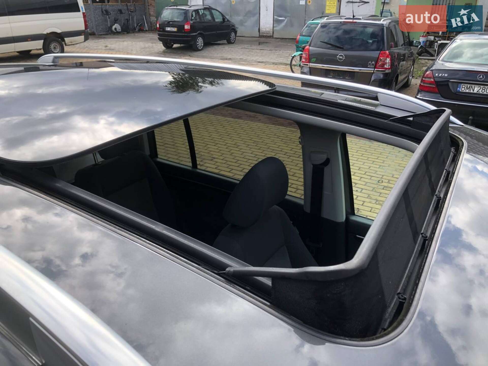 Volkswagen Touran 2011 VIN WVGZZZ1TZCW026001 фото оголошення 16 з 56