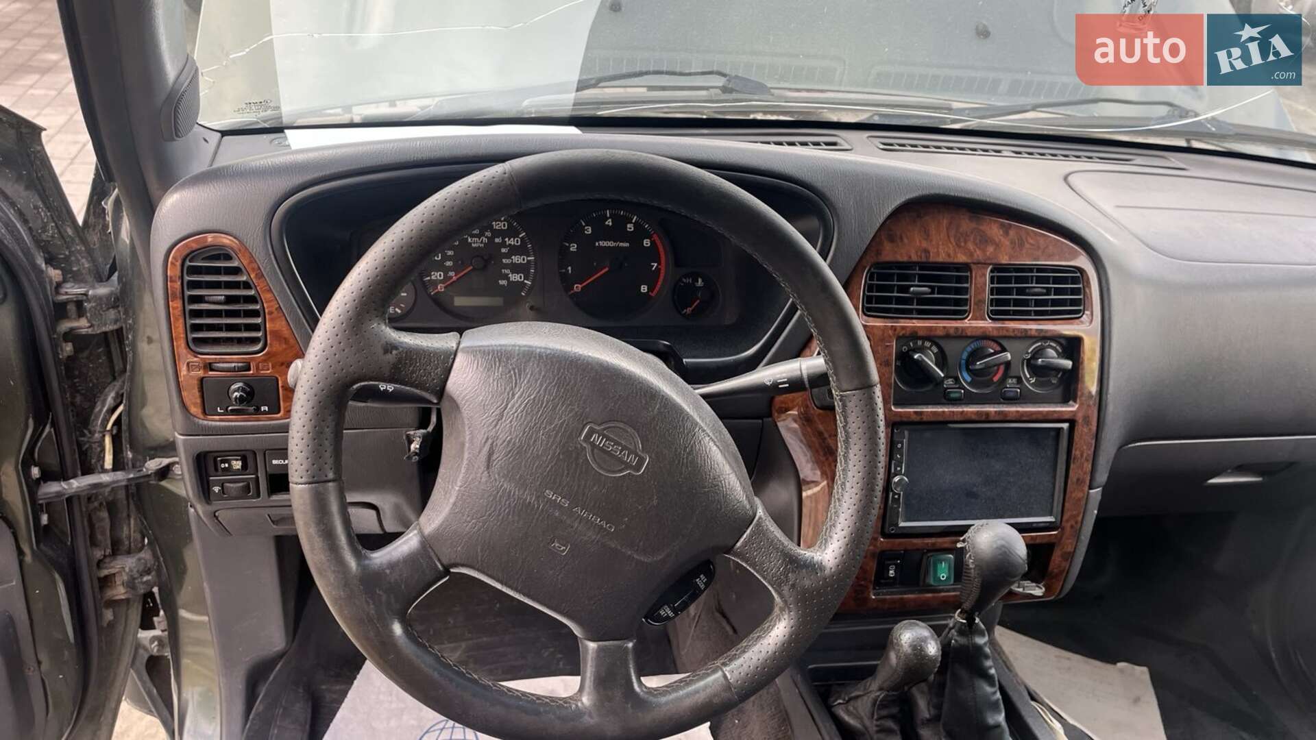 Nissan Pathfinder 1998 VIN JNBAR05Y5XW303554 фото оголошення 2 з 10