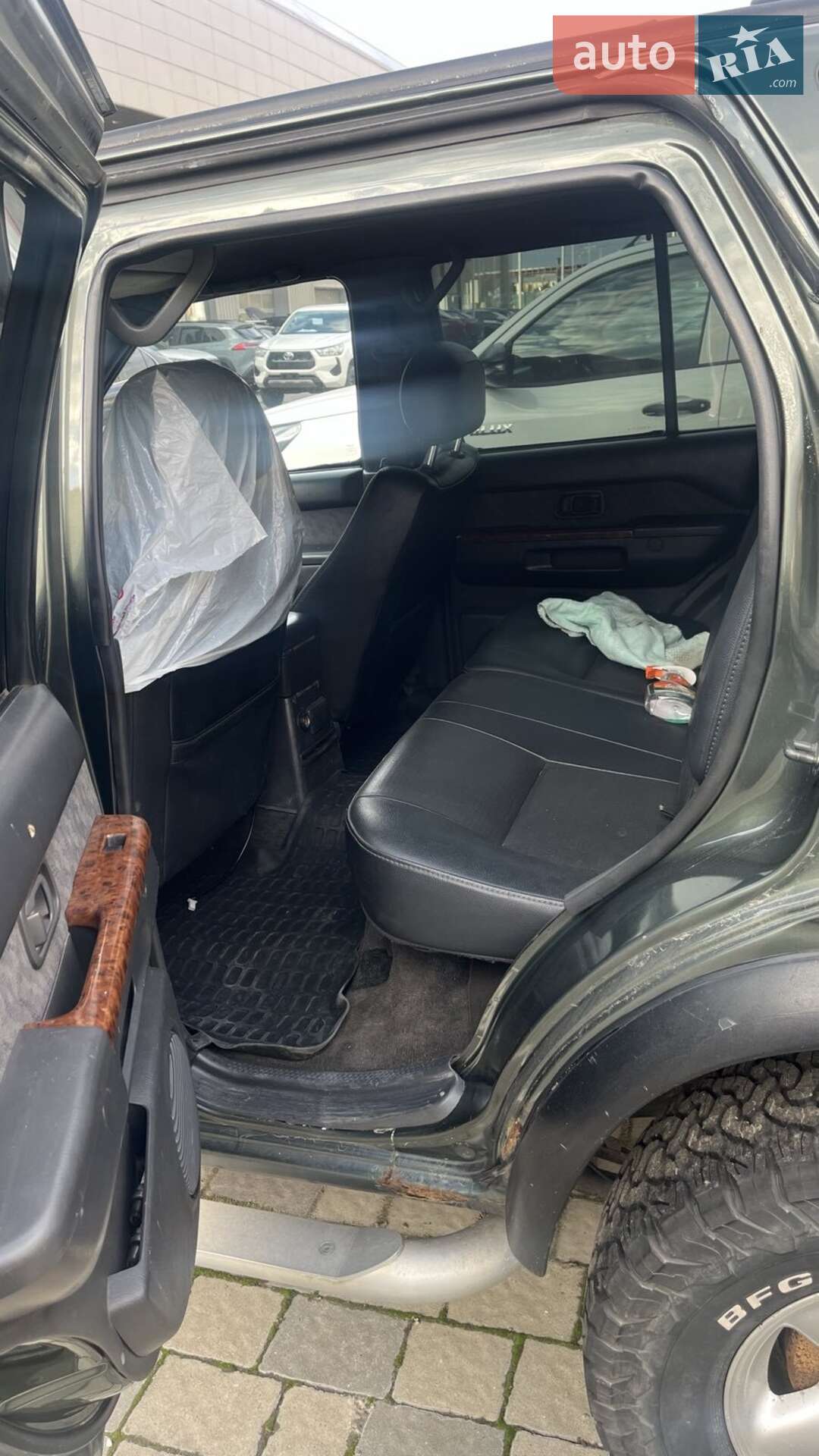 Nissan Pathfinder 1998 VIN JNBAR05Y5XW303554 фото оголошення 3 з 10