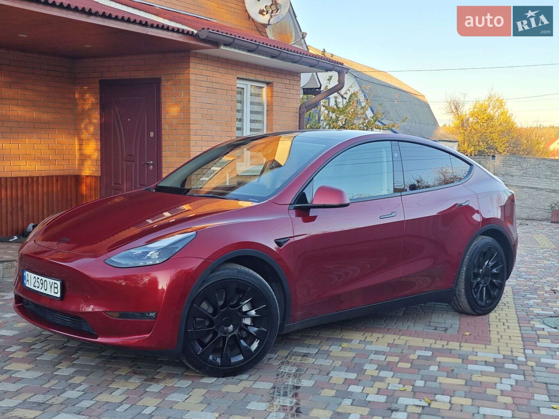 Tesla Model Y 2024 VIN 7SAYGAEEXRF056411 фото оголошення 24 з 74