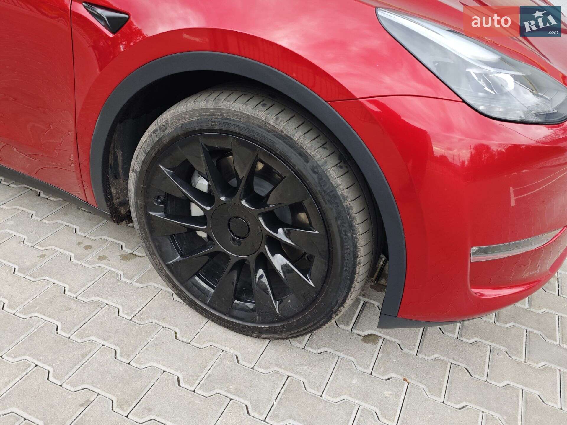 Tesla Model Y 2024 VIN 7SAYGAEEXRF056411 фото оголошення 36 з 74