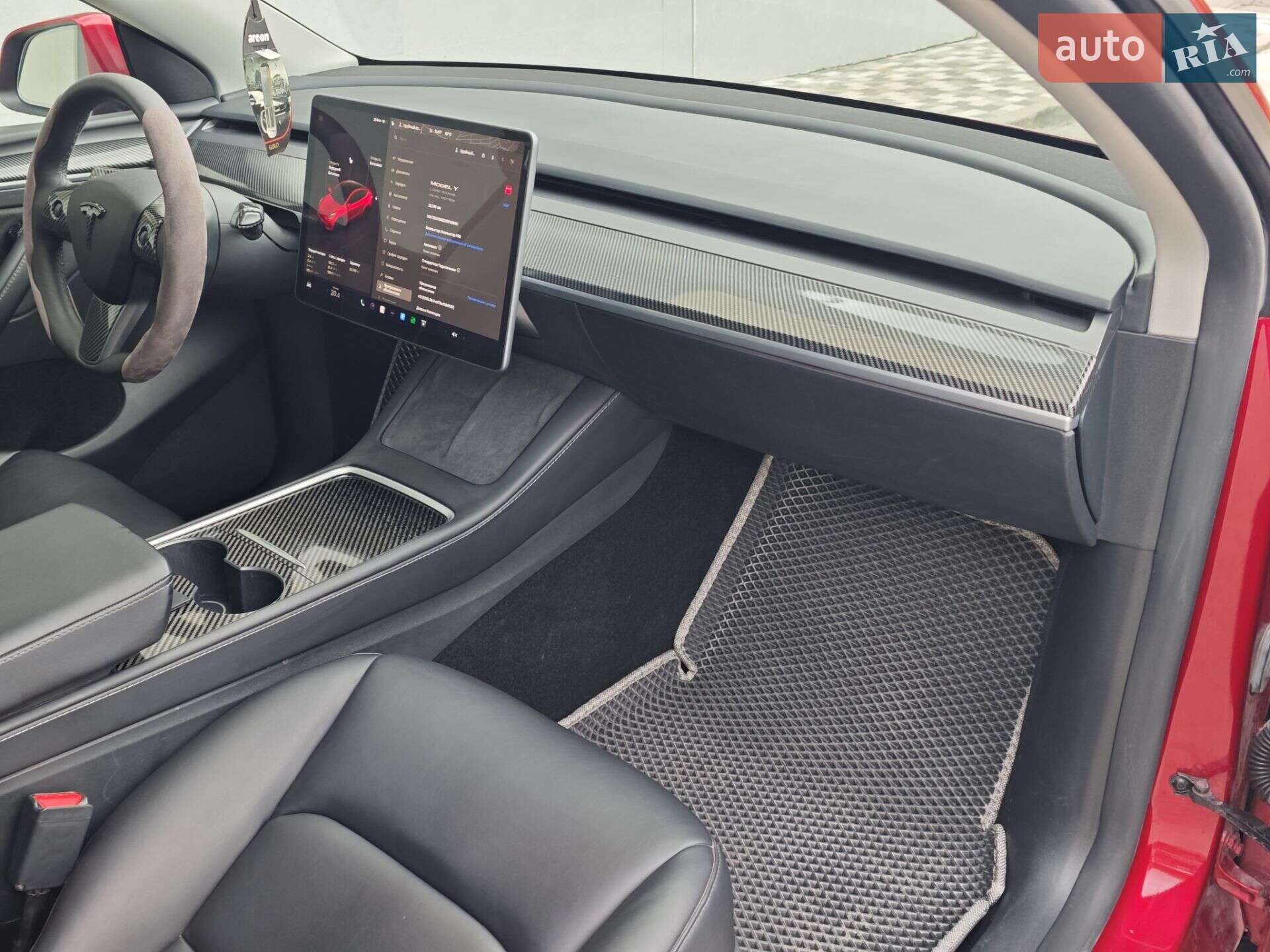 Tesla Model Y 2024 VIN 7SAYGAEEXRF056411 фото оголошення 37 з 74