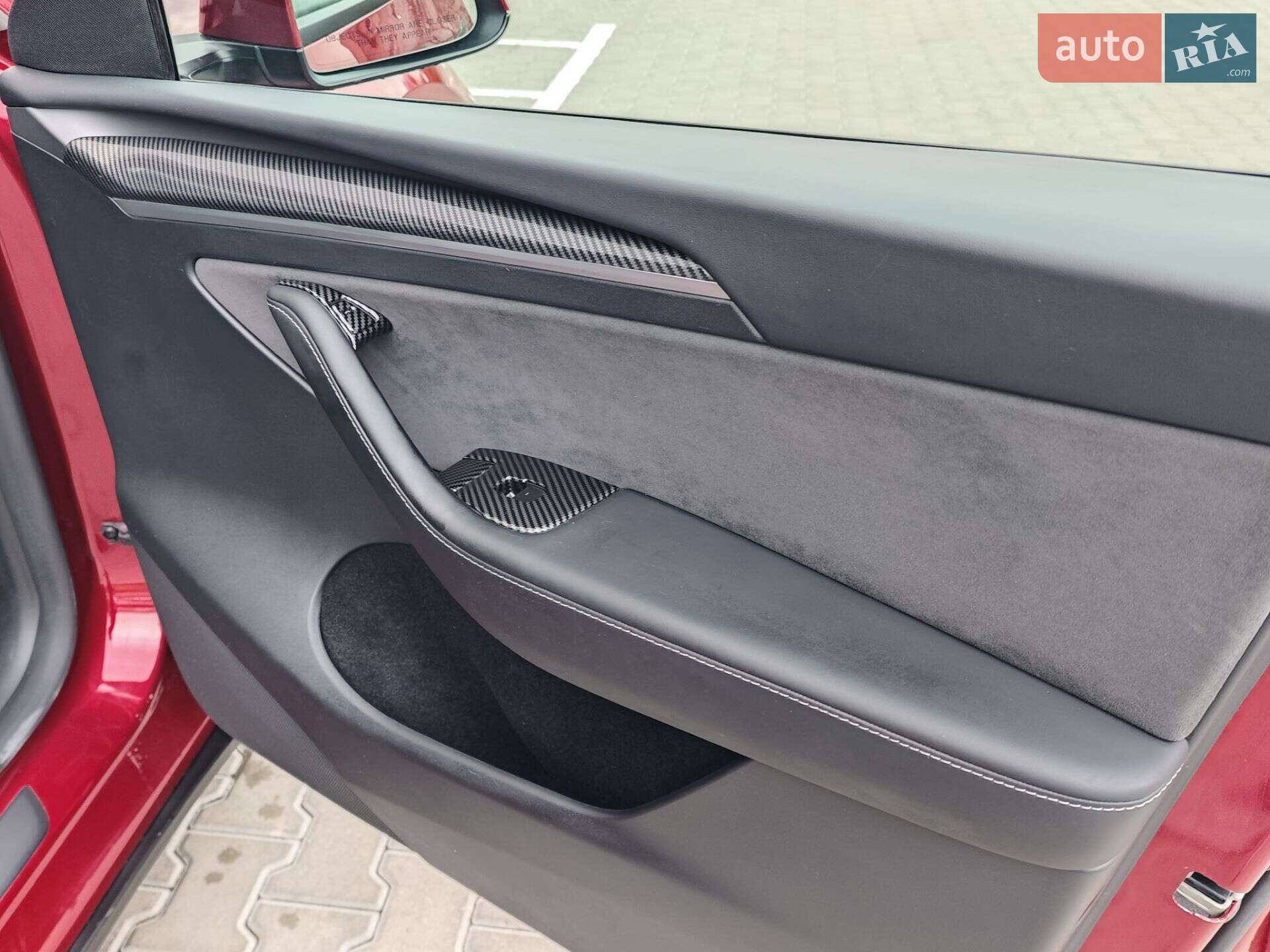 Tesla Model Y 2024 VIN 7SAYGAEEXRF056411 фото оголошення 38 з 74