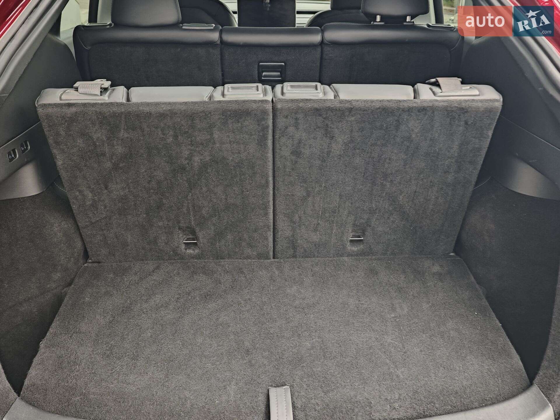 Tesla Model Y 2024 VIN 7SAYGAEEXRF056411 фото оголошення 44 з 74