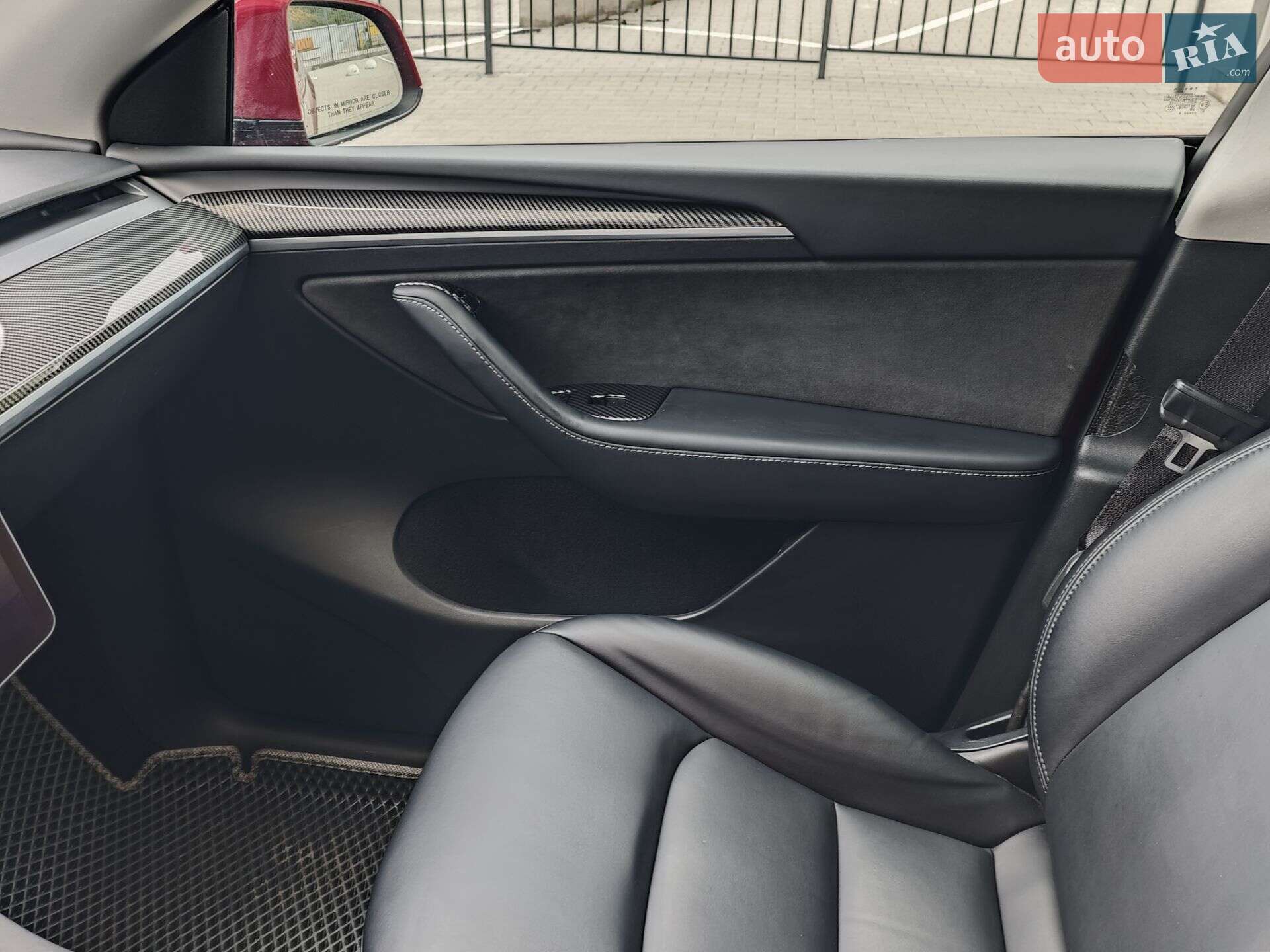 Tesla Model Y 2024 VIN 7SAYGAEEXRF056411 фото оголошення 46 з 74