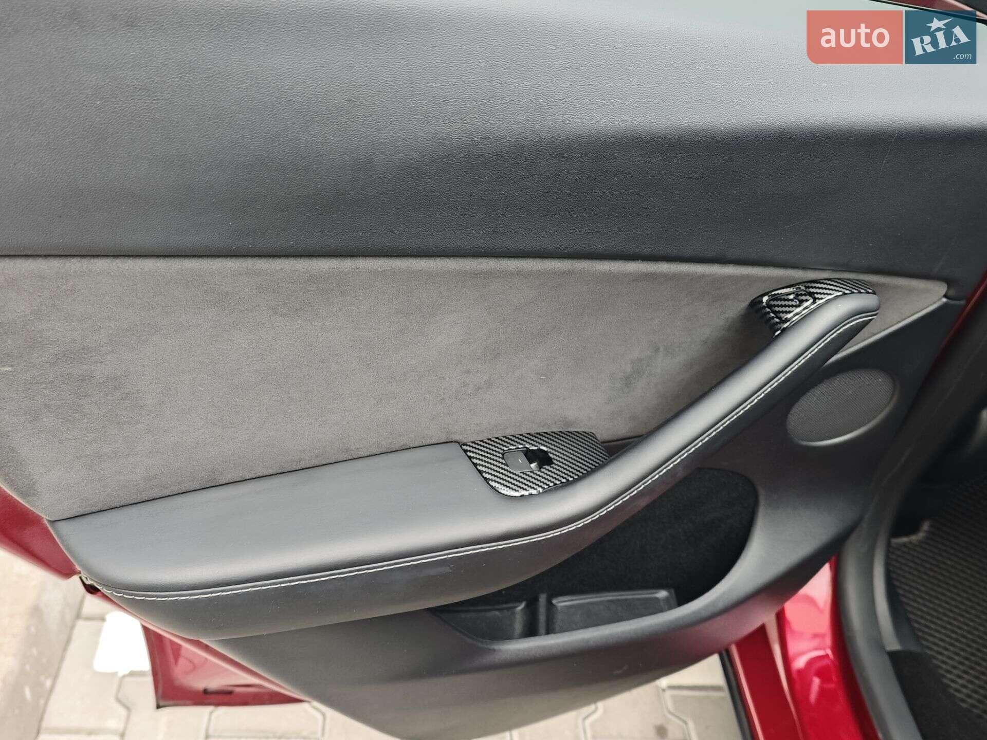 Tesla Model Y 2024 VIN 7SAYGAEEXRF056411 фото оголошення 47 з 74