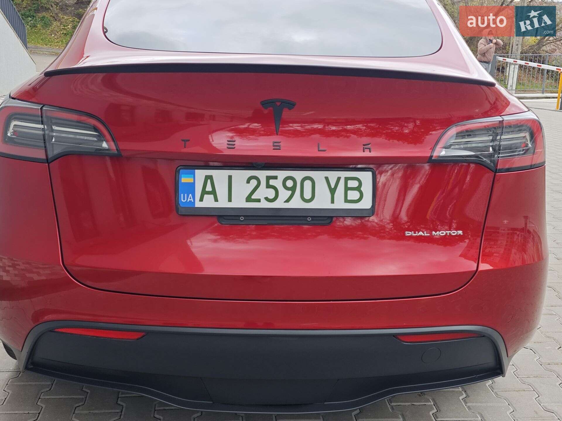 Tesla Model Y 2024 VIN 7SAYGAEEXRF056411 фото оголошення 32 з 74