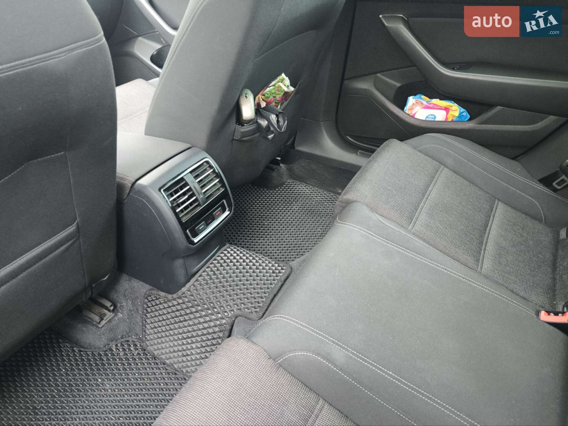 Volkswagen Passat 2015 VIN WVWZZZ3CZFE402130 фото оголошення 8 з 31