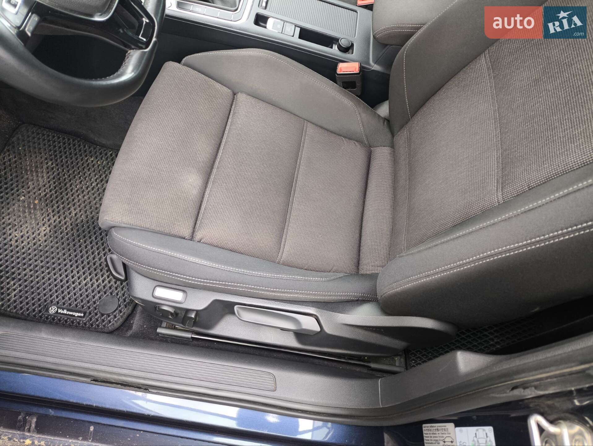 Volkswagen Passat 2015 VIN WVWZZZ3CZFE402130 фото оголошення 11 з 31