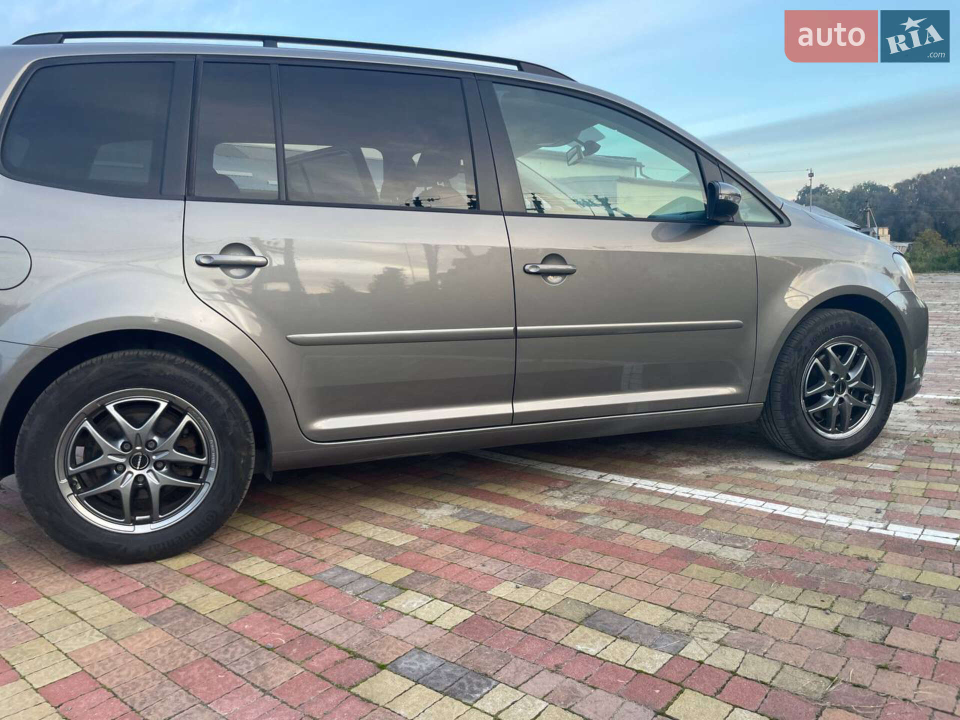 Volkswagen Touran 2010 VIN WVGZZZ1TZBW044043 фото оголошення 4 з 14