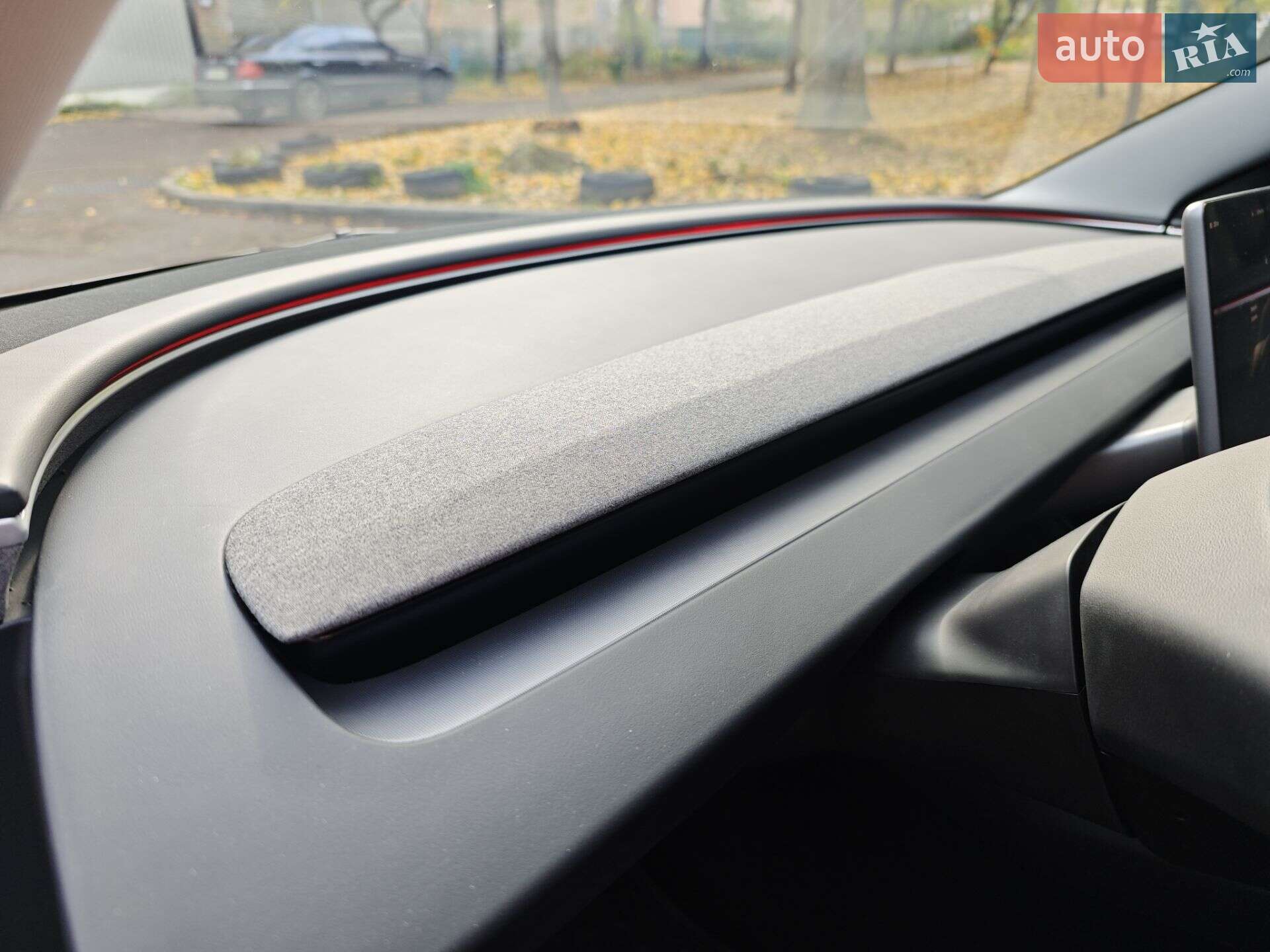 Tesla Model 3 2024 VIN 5YJ3E1EA3RF871060 фото оголошення 12 з 23