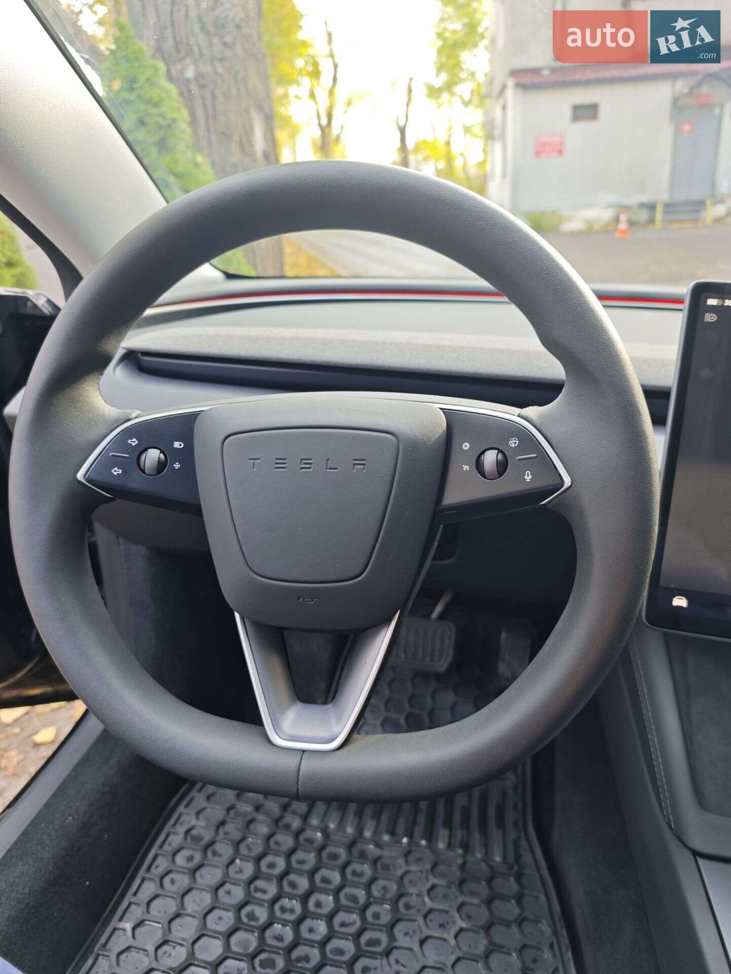 Tesla Model 3 2024 VIN 5YJ3E1EA3RF871060 фото оголошення 15 з 23