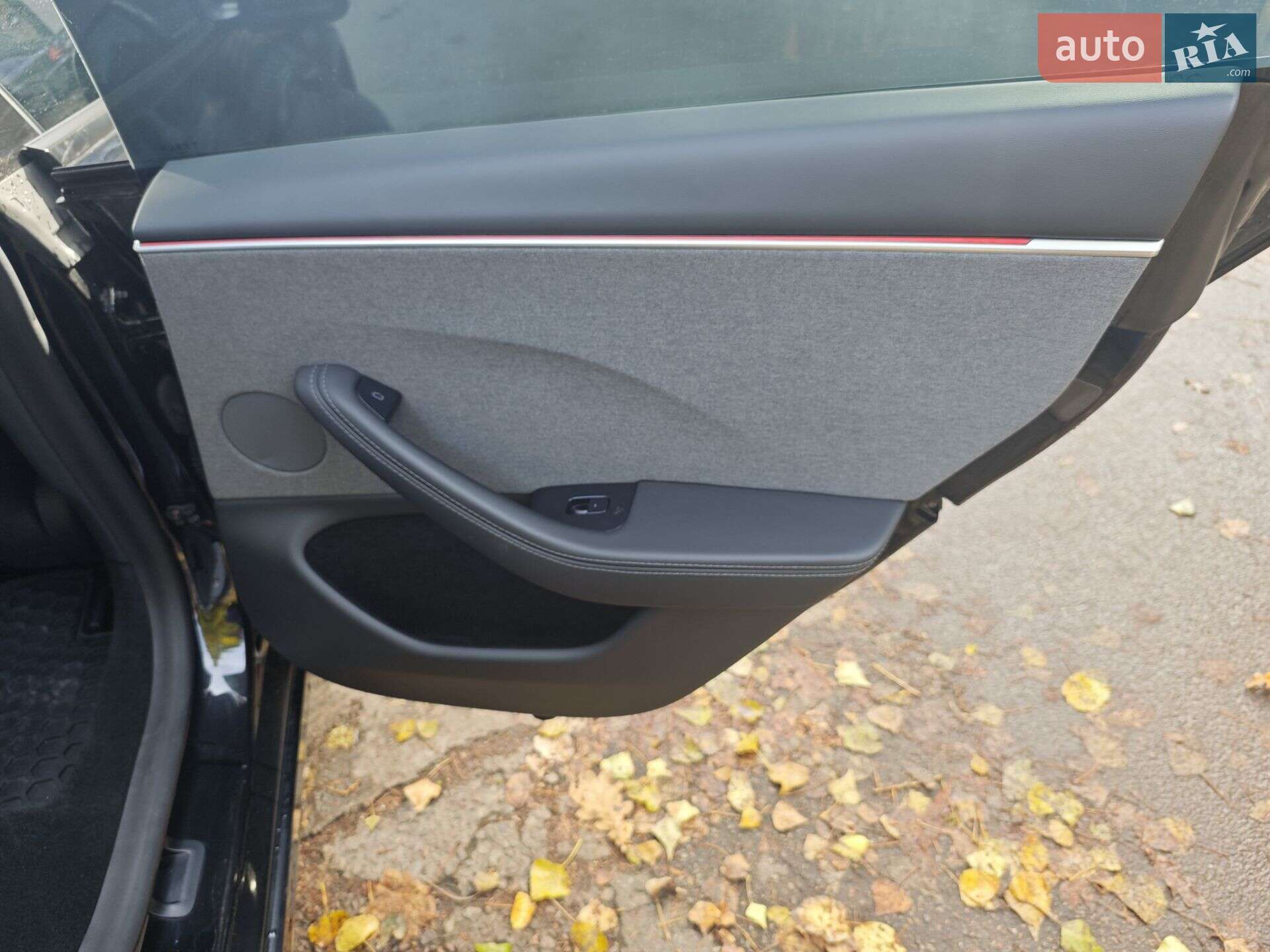 Tesla Model 3 2024 VIN 5YJ3E1EA3RF871060 фото оголошення 19 з 23
