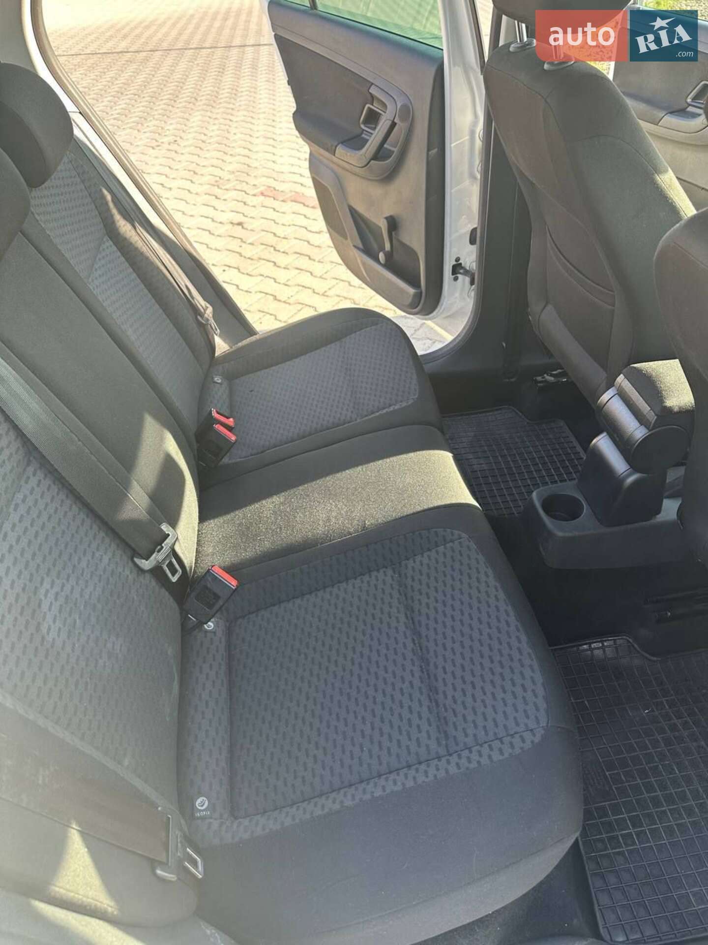Skoda Fabia 2012 VIN TMBJM25J6B3206883 фото оголошення 2 з 21