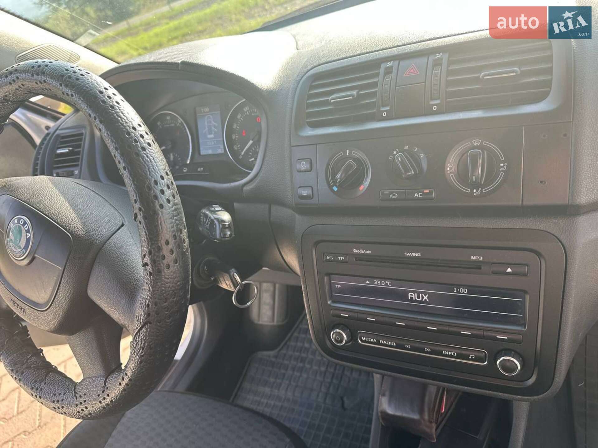 Skoda Fabia 2012 VIN TMBJM25J6B3206883 фото оголошення 3 з 21