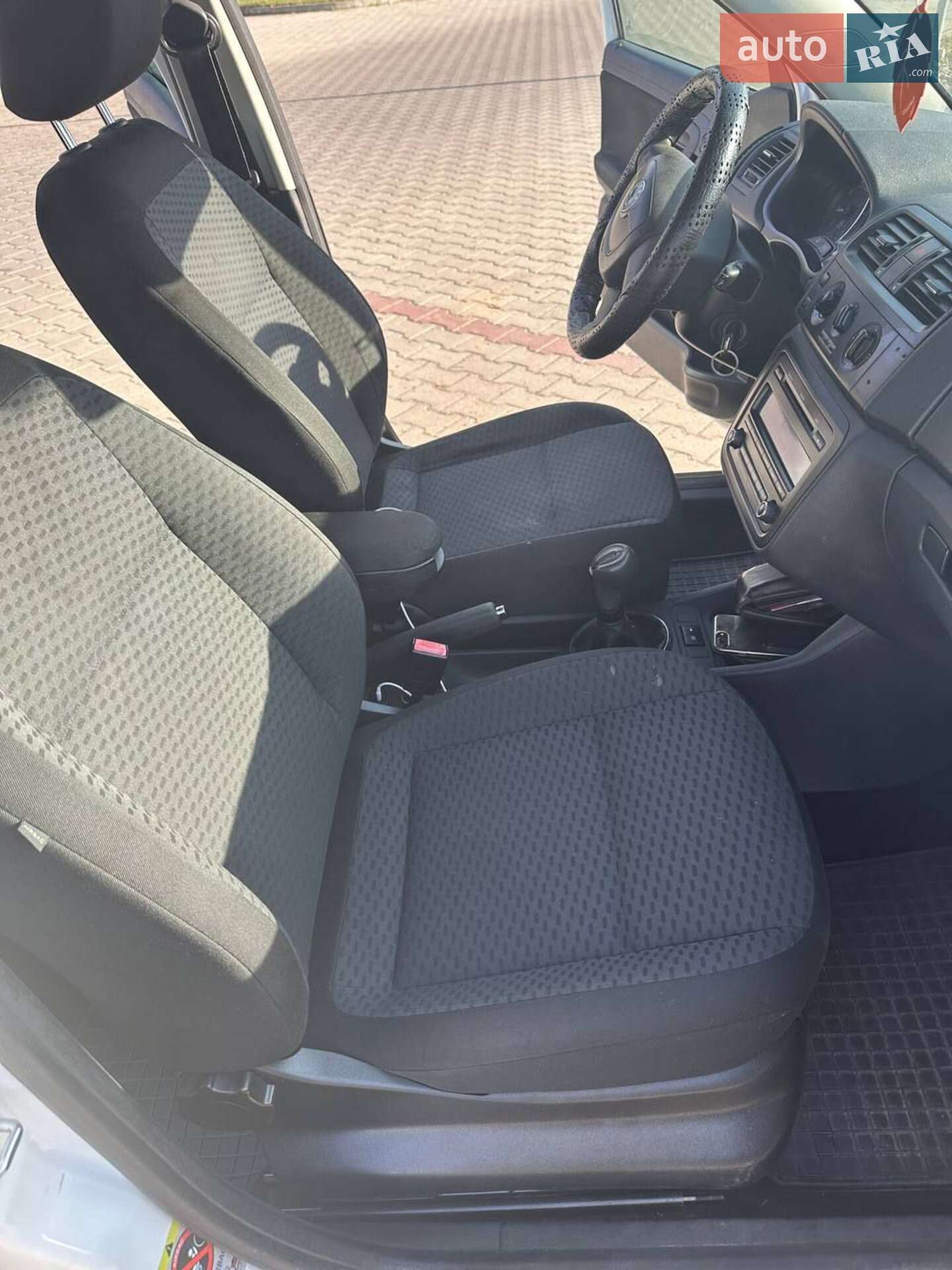 Skoda Fabia 2012 VIN TMBJM25J6B3206883 фото оголошення 6 з 21