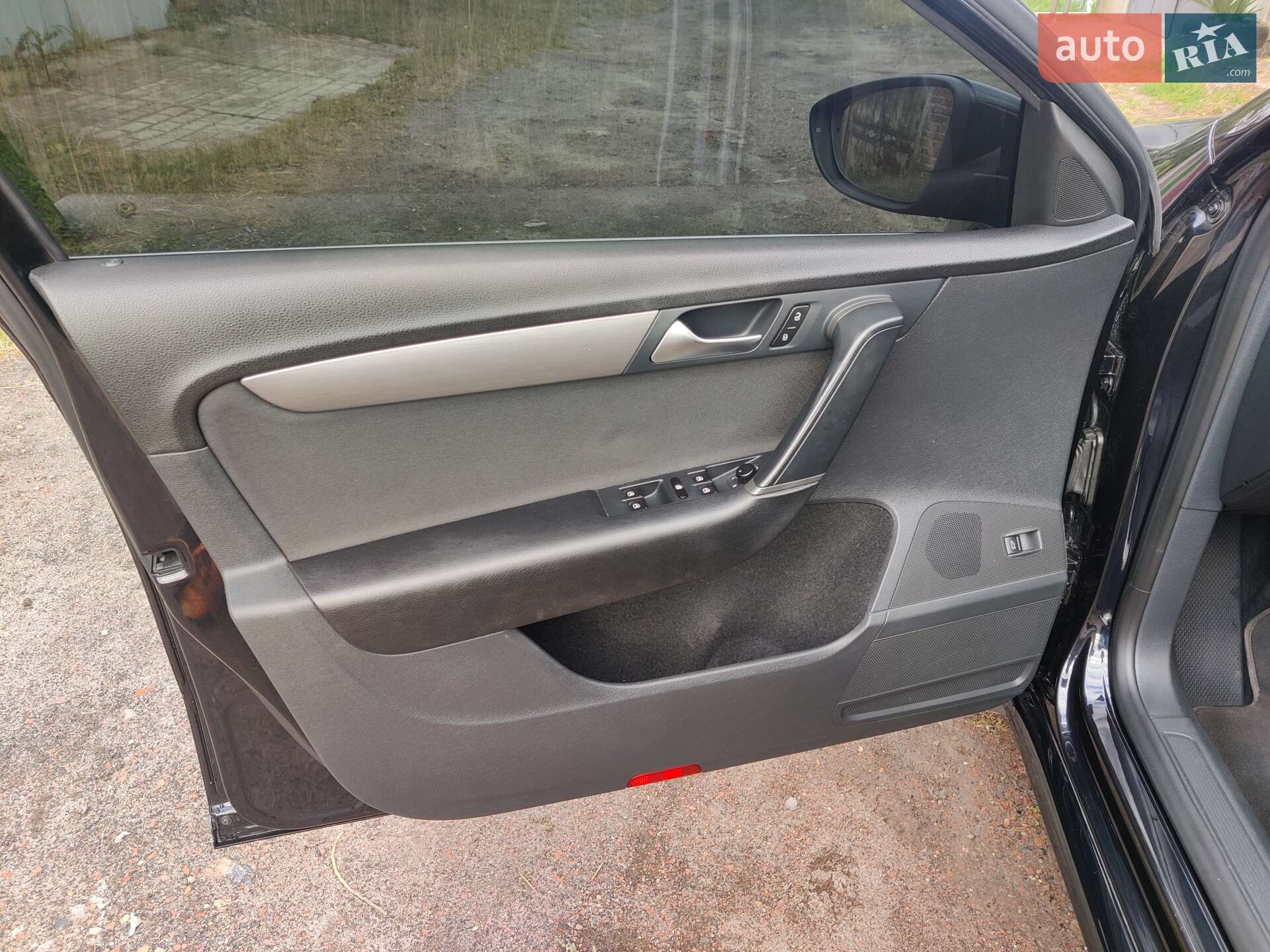 Volkswagen Passat 2011 VIN WVWZZZ3CZCP031088 фото оголошення 11 з 51